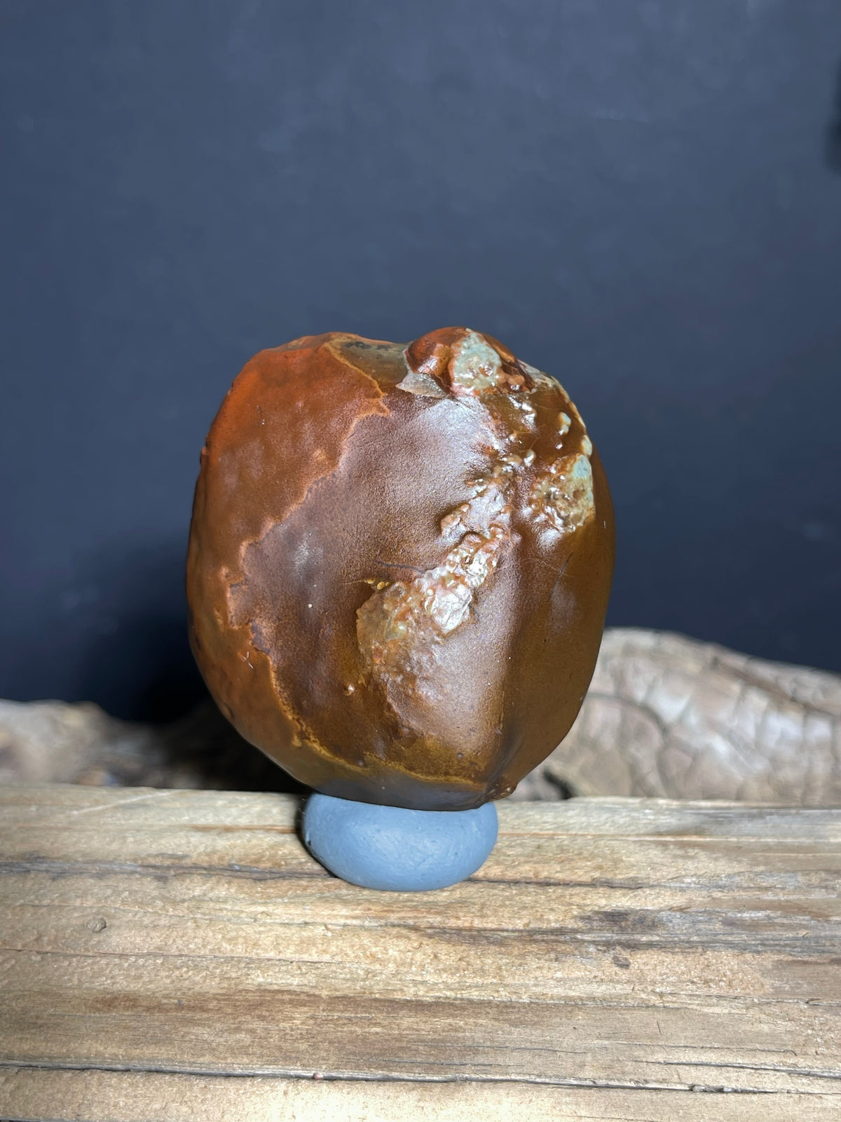 (1014) Natural Hulunbuir Gobi Agate - Red Brown Stone with Deep Natural Cavity