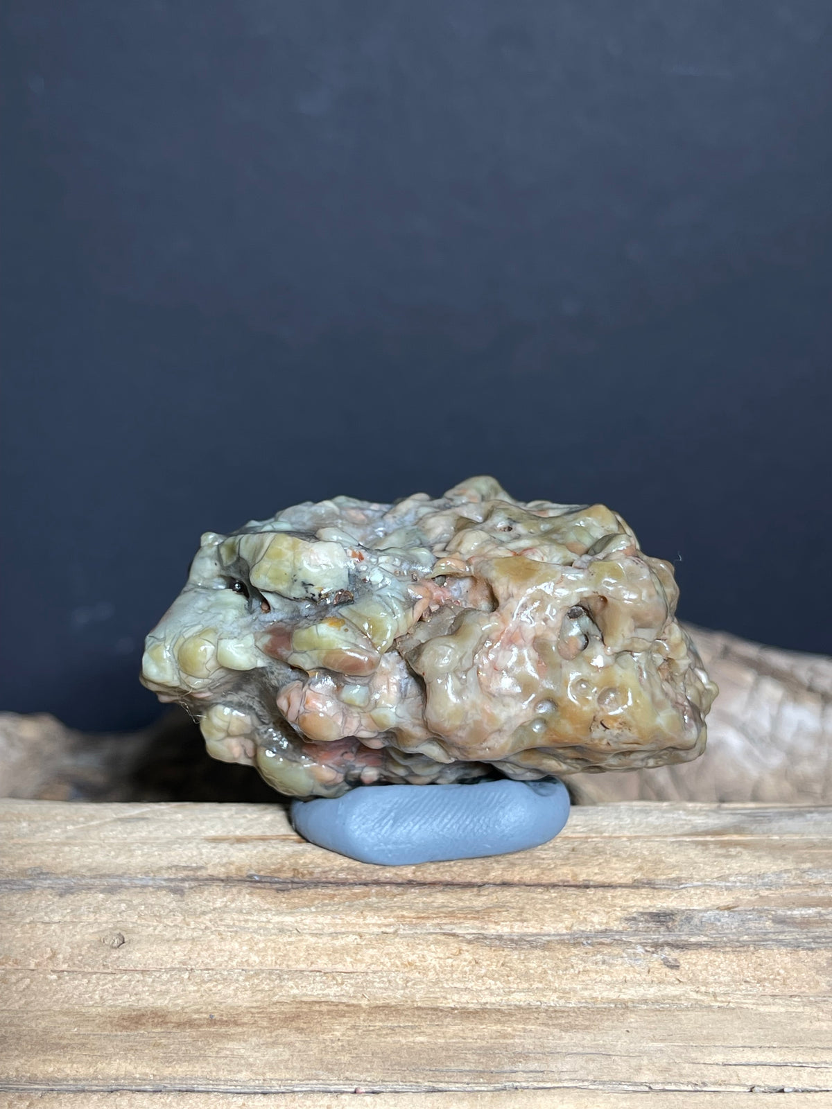 (1043)Natural Alxa Gobi Agate - Multicolor Clustered Texture