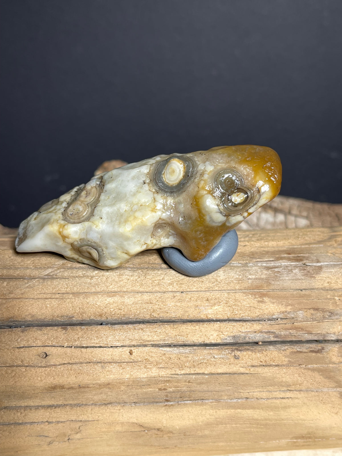 (1132) Alxa Gobi Eye Agate Specimen- Multiple Orbicular Eyes& natural weathering