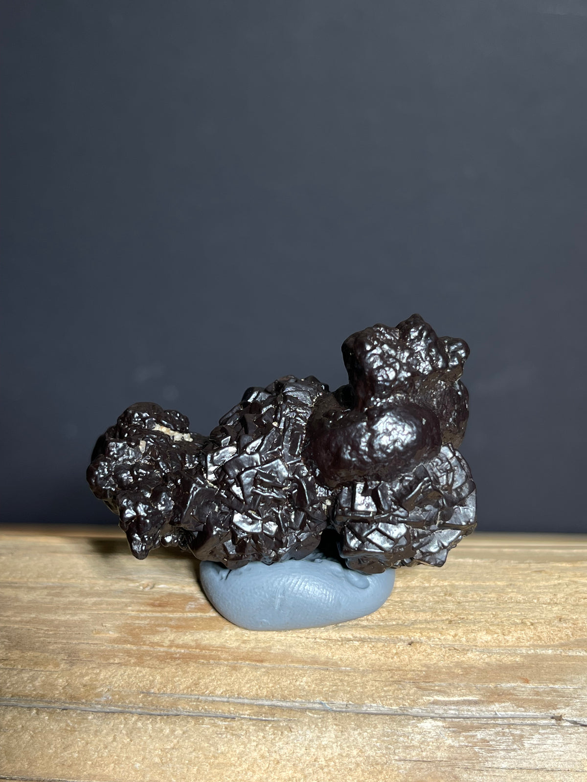 (1135) Alxa Gobi Desert Black Stone – Natural Anthropomorphic collector specimen