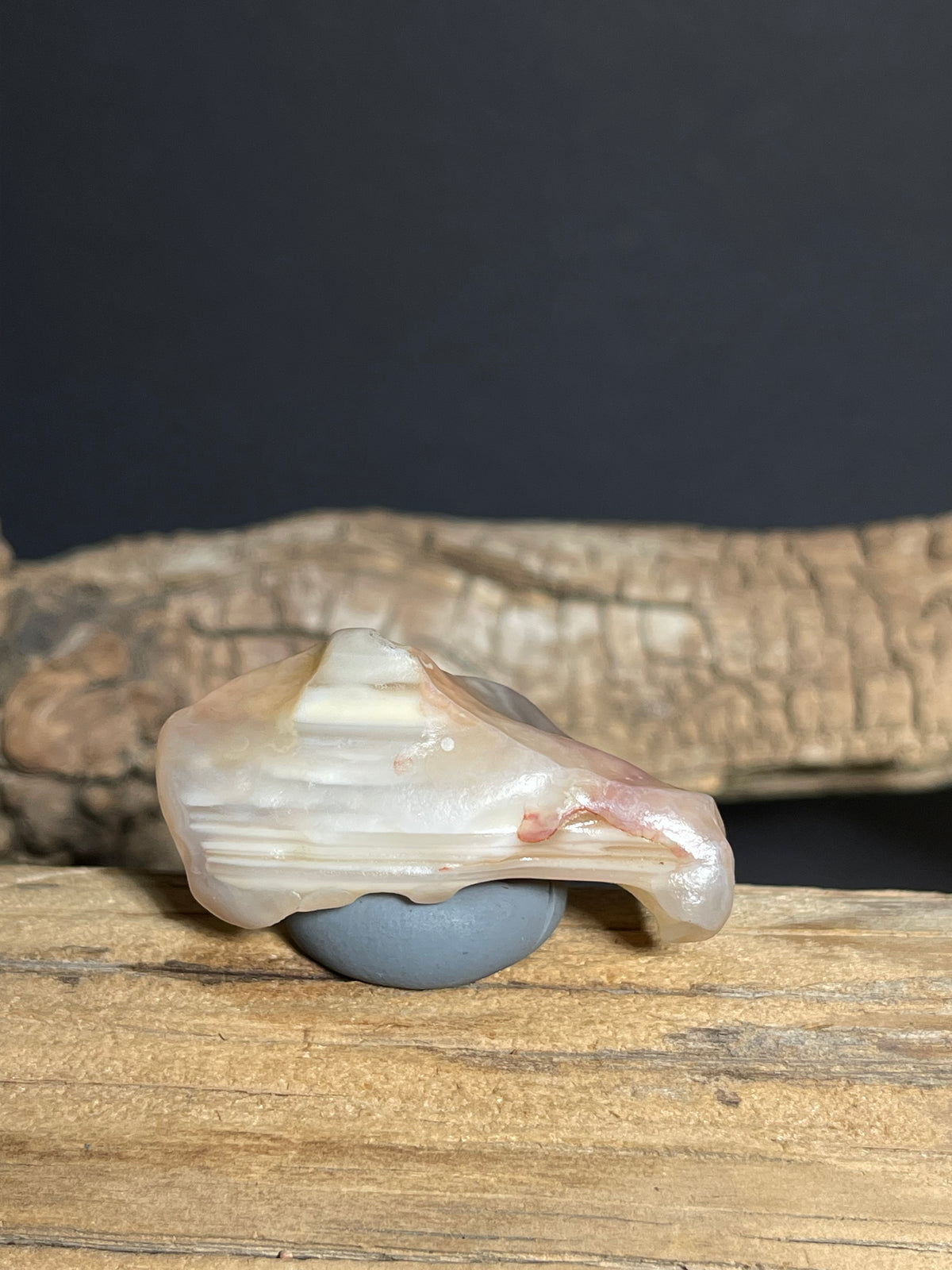 (1077)Natural Alxa Gobi Agate - White Layered Banded with Reddish Conclusions
