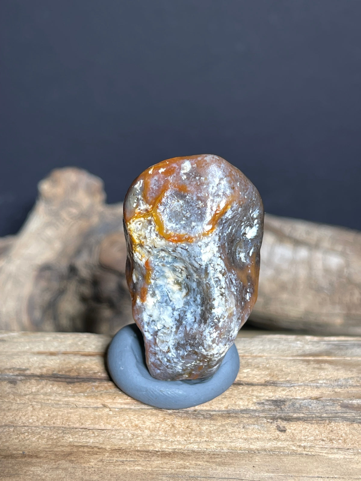 (1058)Natural Alxa Gobi Vein Agate - Orange Network Pattern Desert Stone