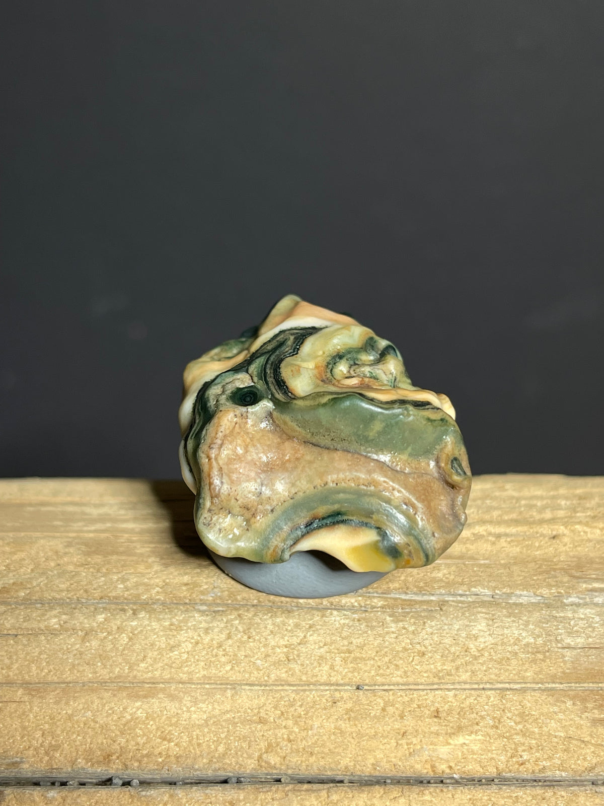 (1136) Natural Alxa Gobi Eye Agate Mimetolith— Face-Like Pattern Collector Specimen