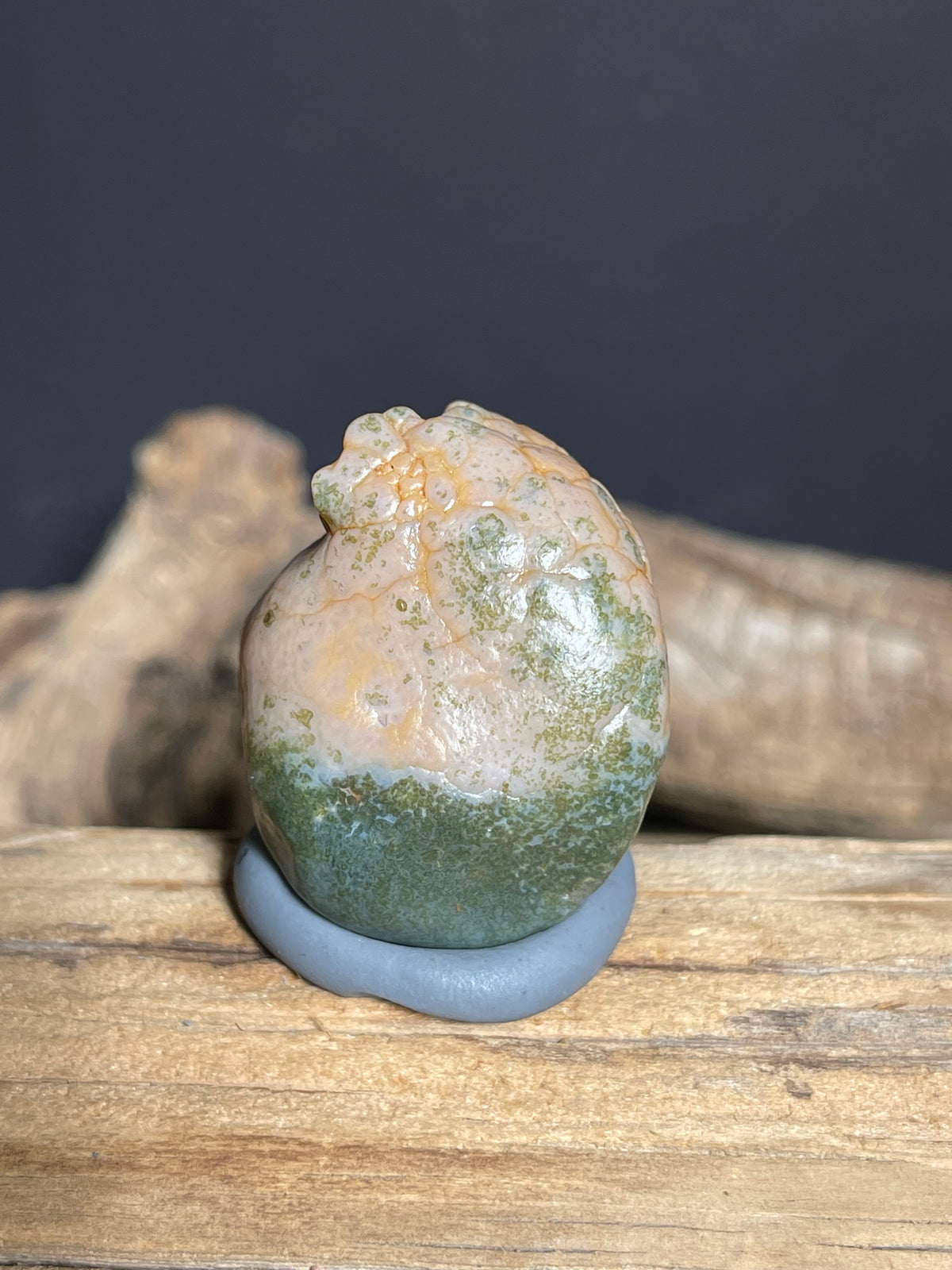 (1057)Natural Alxa Gobi Agate - Green Moss Pattern with Druzy Crystal Cavities