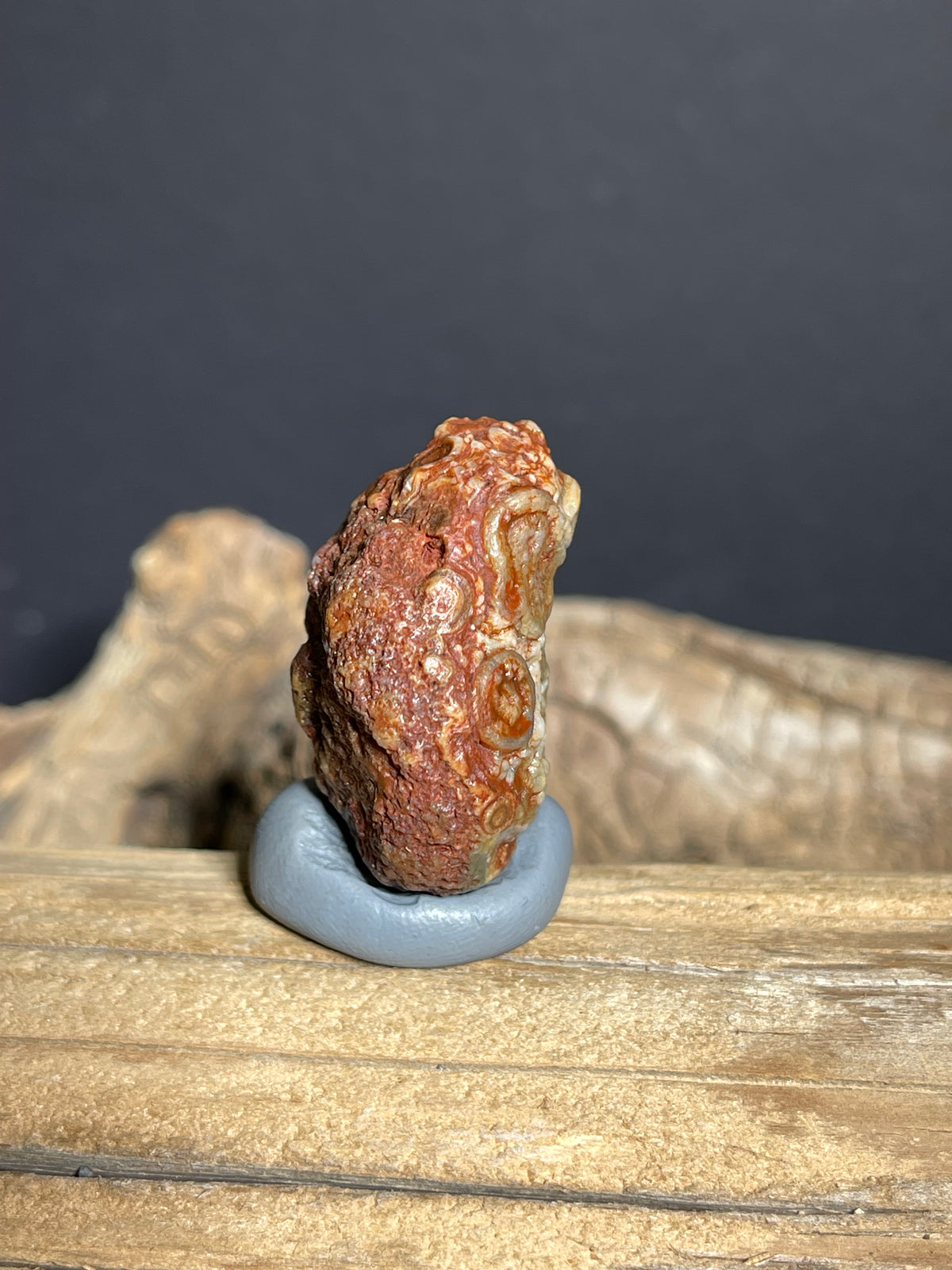 (1128) Natural Alxa Gobi Red Eye Agate- Botryoidal Texture& Multiple Orbicular Eyes