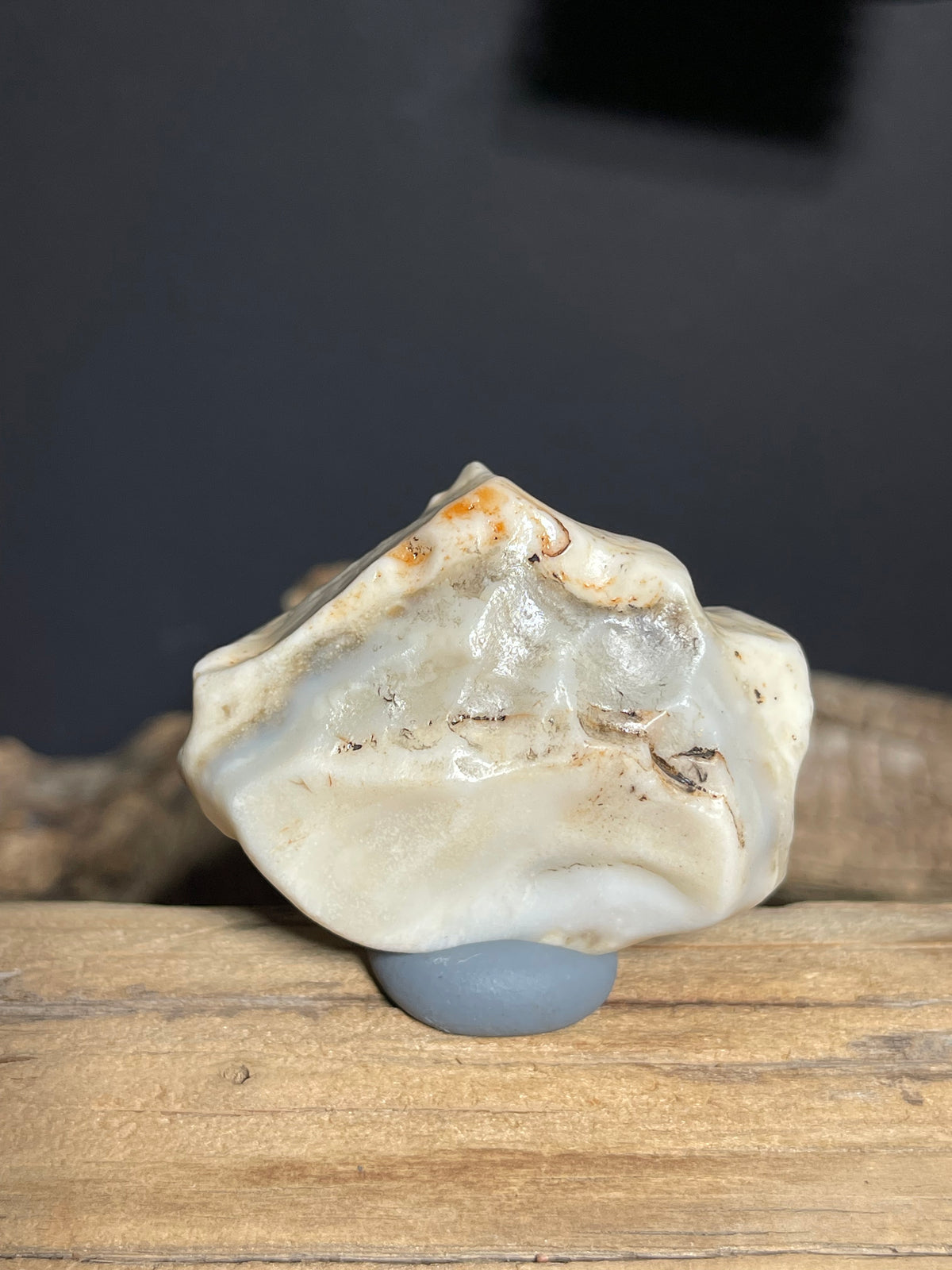 (1054)Natural Alxa Gobi varnish Agate - Orange & Creamy Desert Varnish Stone