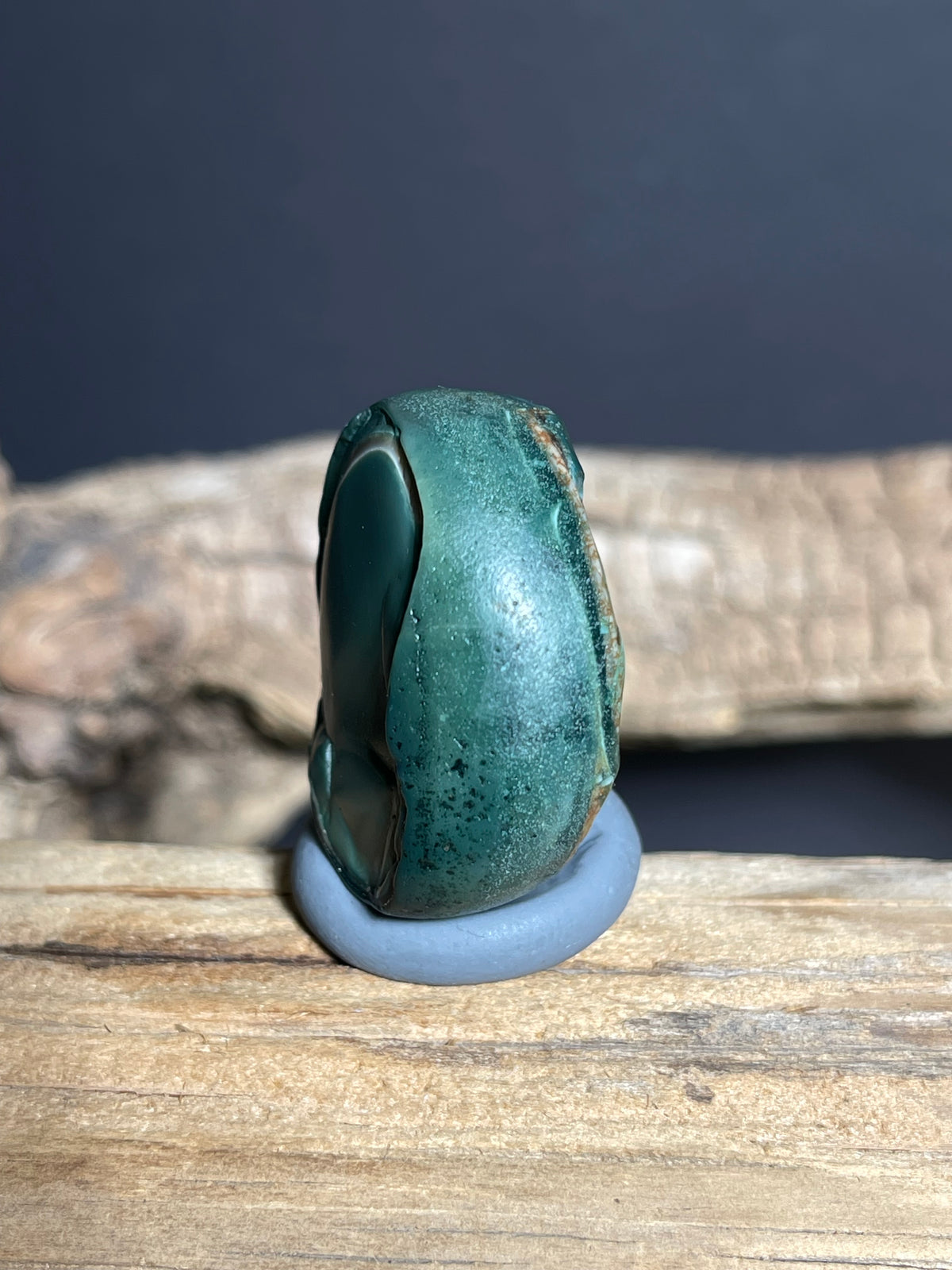 (1073)Natural Hulunbuir Gobi Agate - Raised Green Layered Patterns