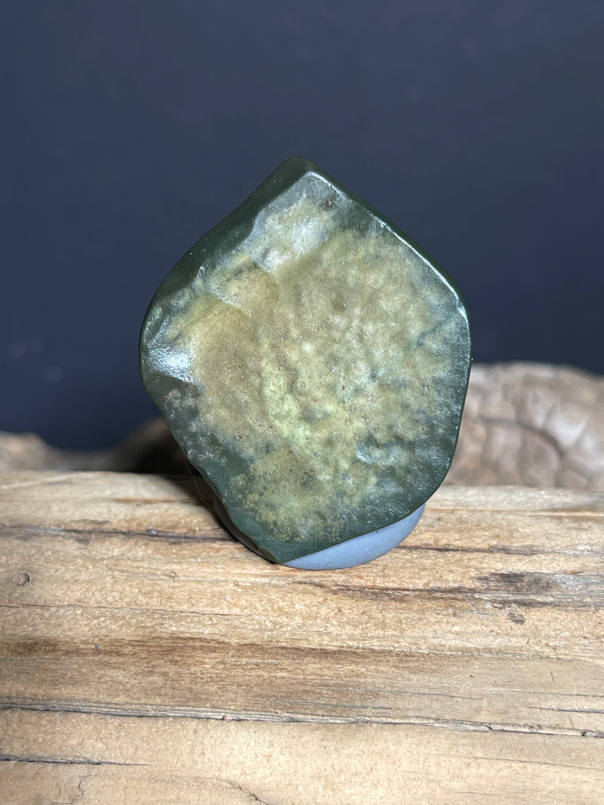 (1013)Natural Alxa Gobi Agate - Green Leaf-Shaped with layered Border