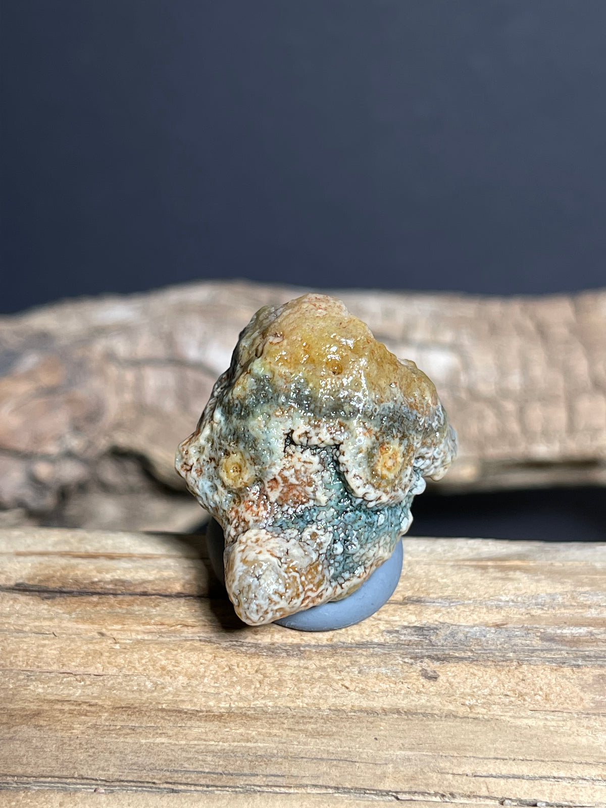 (1074)Natural Alxa Gobi Agate - Clown-Like Mimetolith with Botryoidal Texture