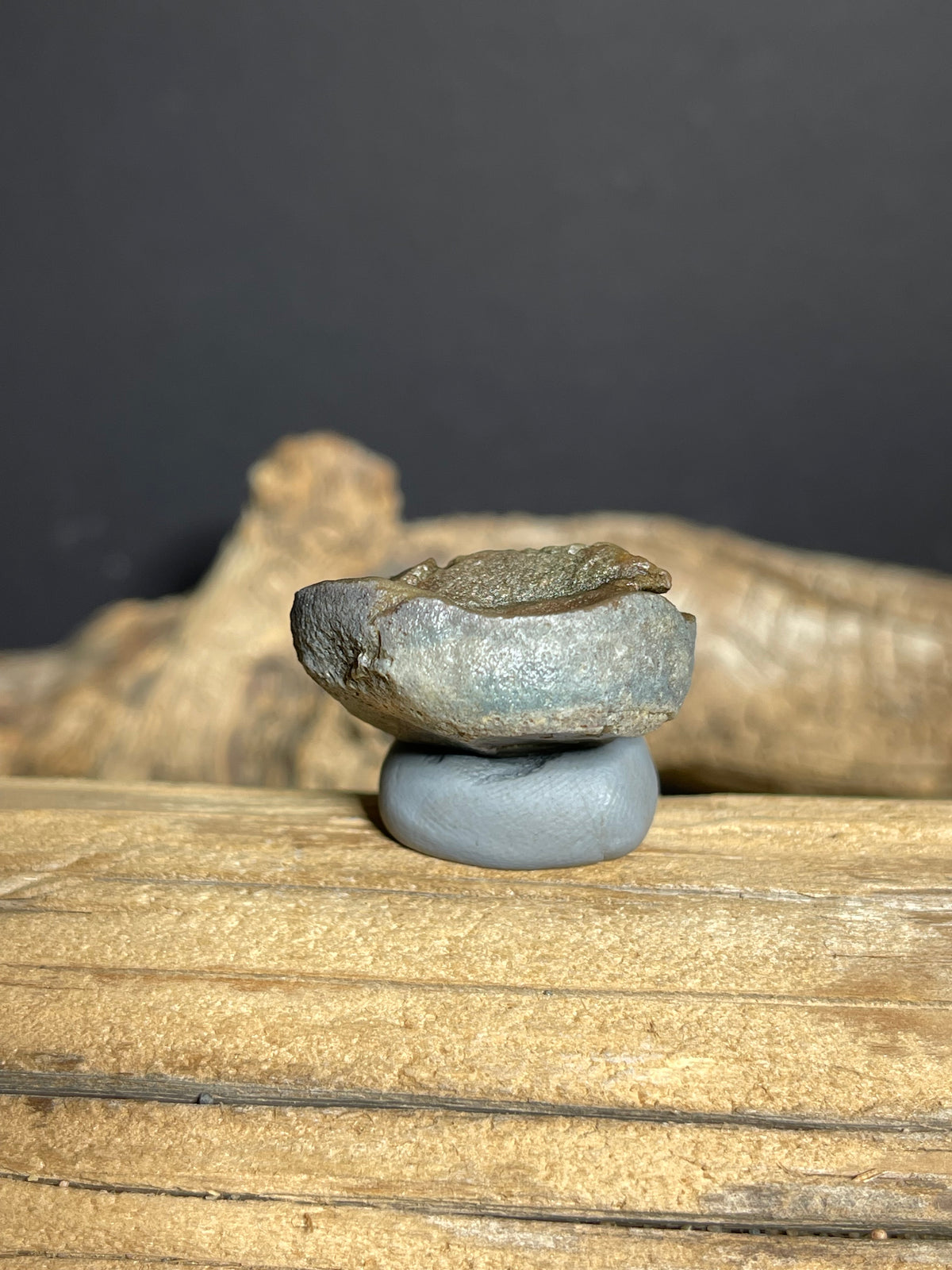 (1126) Natural Hulunbuir Agate- Sculpture Cavity & Weathered Surface