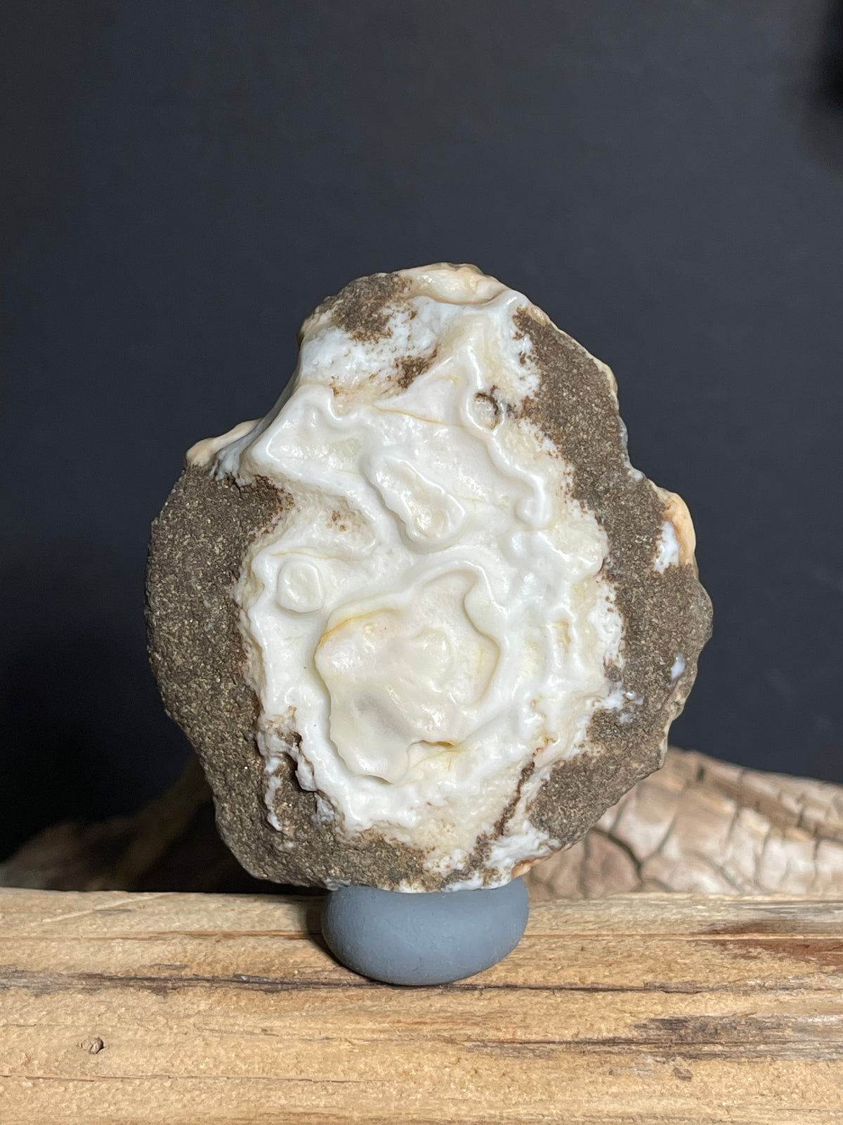 (1008)Natural Hulunbuir Gobi Agate with Cream-White Chalcedony Patterns
