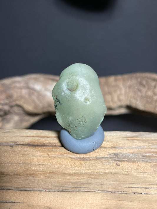 (1066)Natural Alxa Desert Gobi Sugar Heart Agate - Pale Green Translucent stone