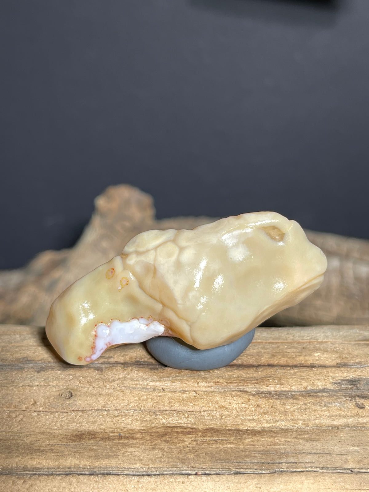 (1055)Natural Alxa Gobi Agate - Translucent Golden Yellow Desert Stone