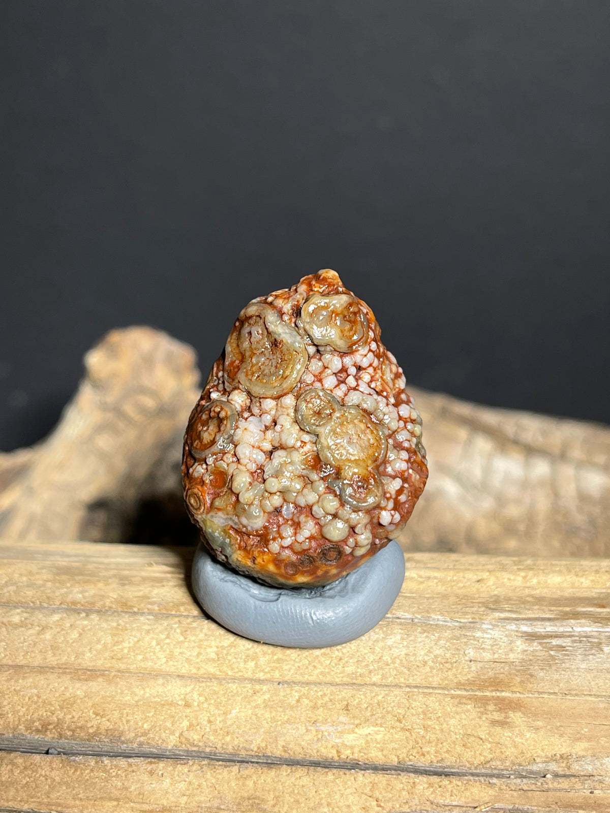 (1128) Natural Alxa Gobi Red Eye Agate- Botryoidal Texture& Multiple Orbicular Eyes
