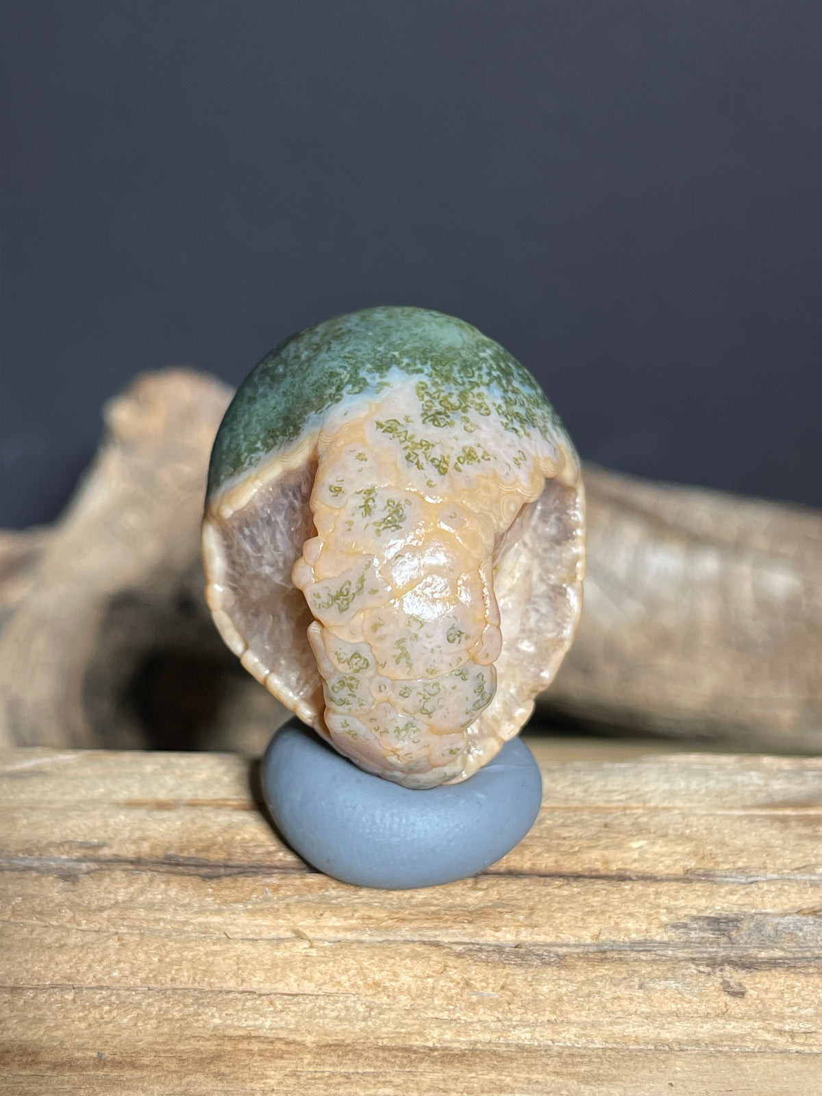 (1057)Natural Alxa Gobi Agate - Green Moss Pattern with Druzy Crystal Cavities