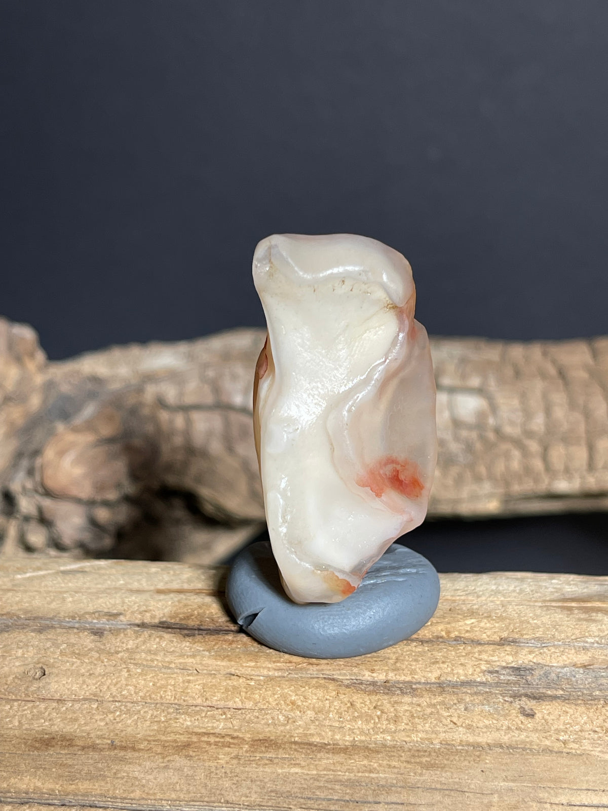 (1077)Natural Alxa Gobi Agate - White Layered Banded with Reddish Conclusions