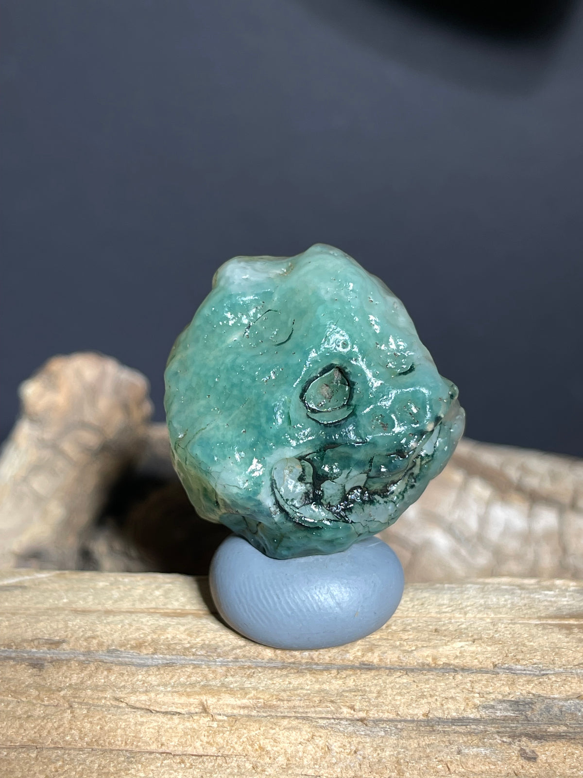 (1104)Alxa Gobi Green Sugar Heart Agate - Natural Face-like Mimetolith