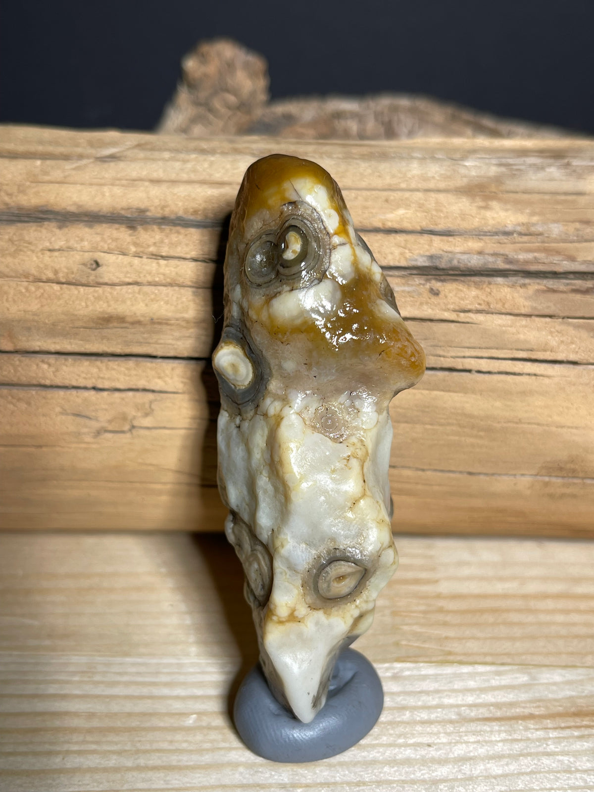 (1132) Alxa Gobi Eye Agate Specimen- Multiple Orbicular Eyes& natural weathering