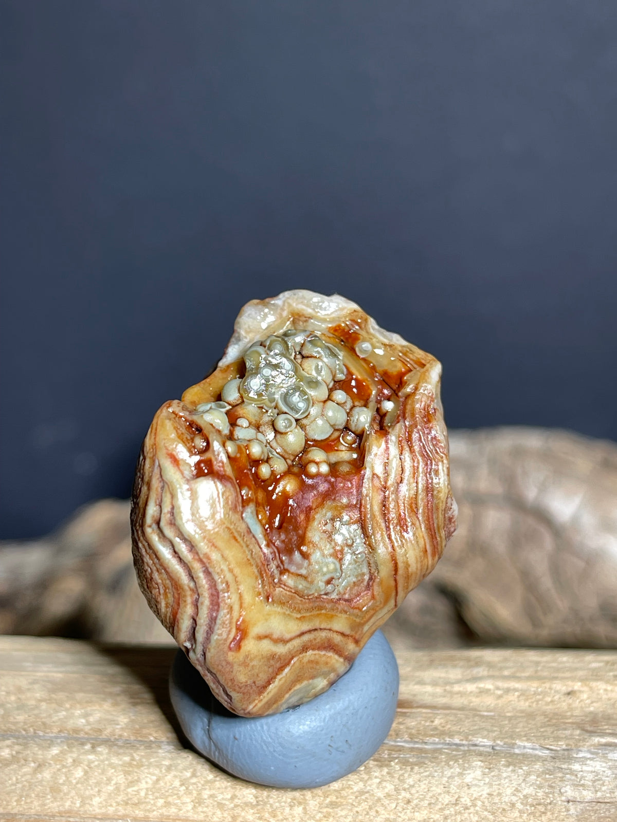 (1124) Natural Alxa Gobi Red Eye Agate- Layered Banding & Botryoidal Eye Cluster