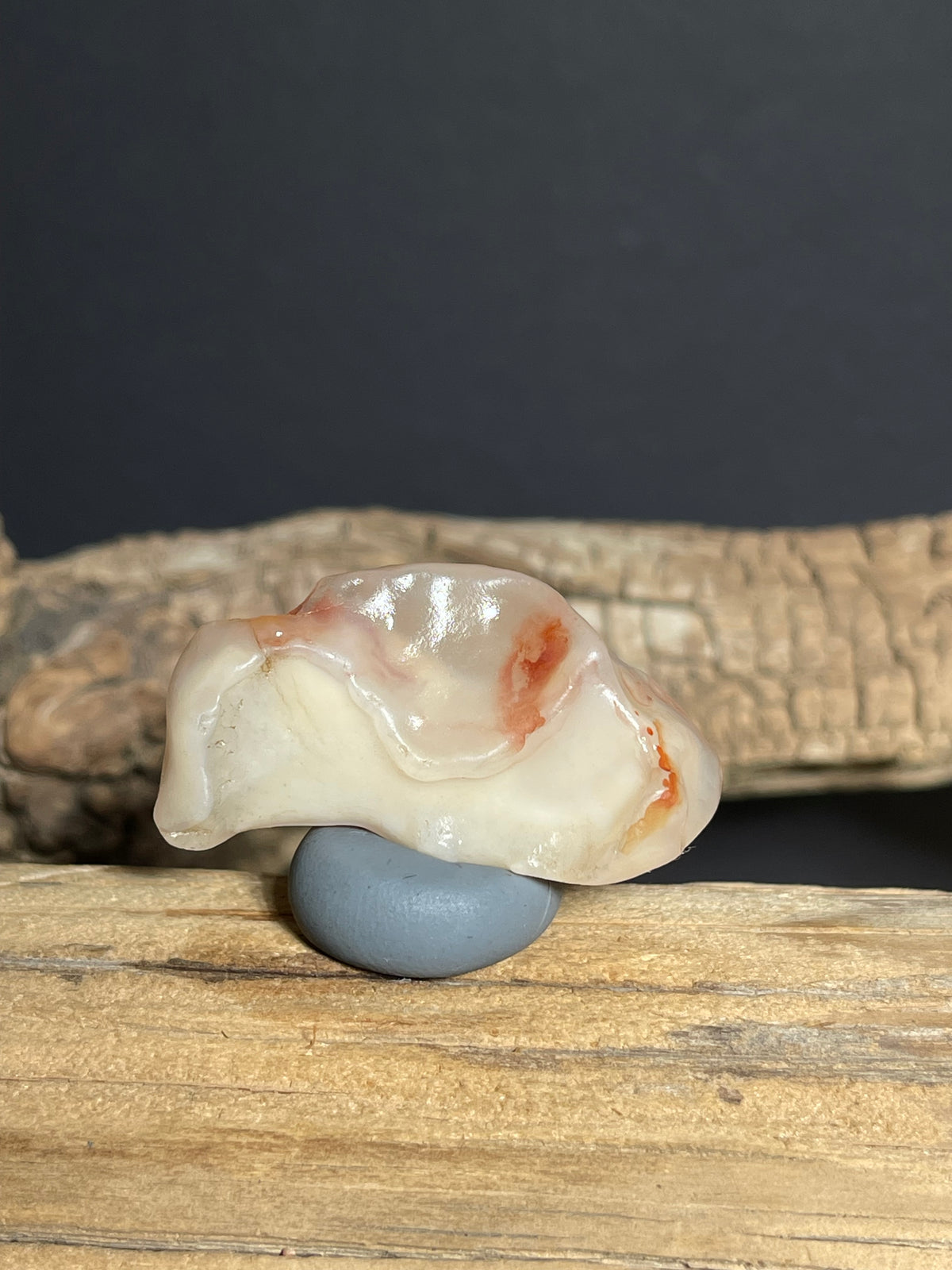 (1077)Natural Alxa Gobi Agate - White Layered Banded with Reddish Conclusions