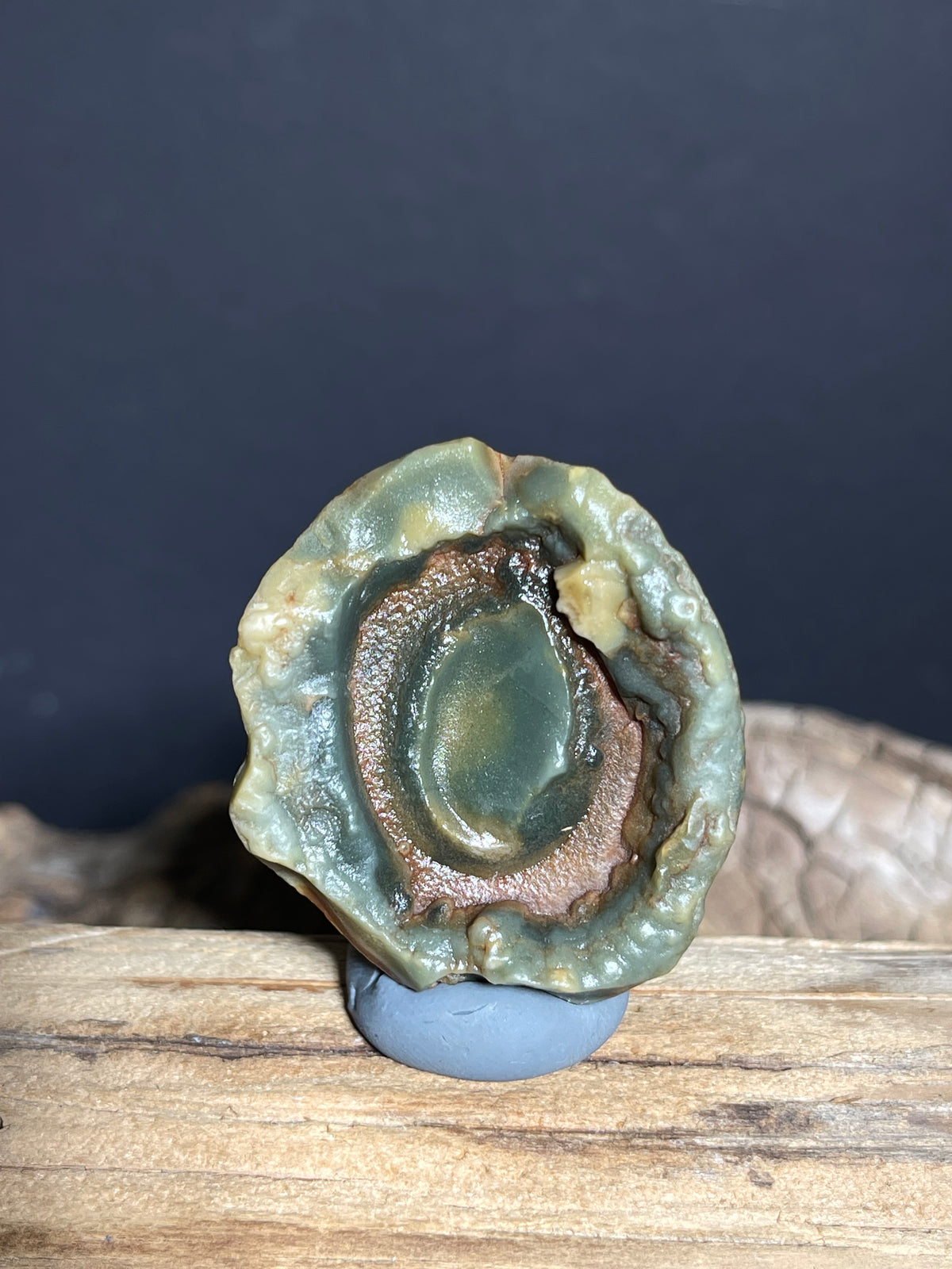 (1015)Natural Hulunbuir Gobi Agate - Green Gray with Raised Central Eye