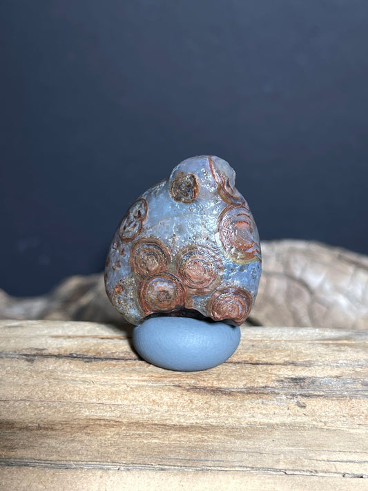 (1035)Natural Alxa Desert Gobi Eye Agate - Gray-Blur Stone with Reddish Concentric Eyes