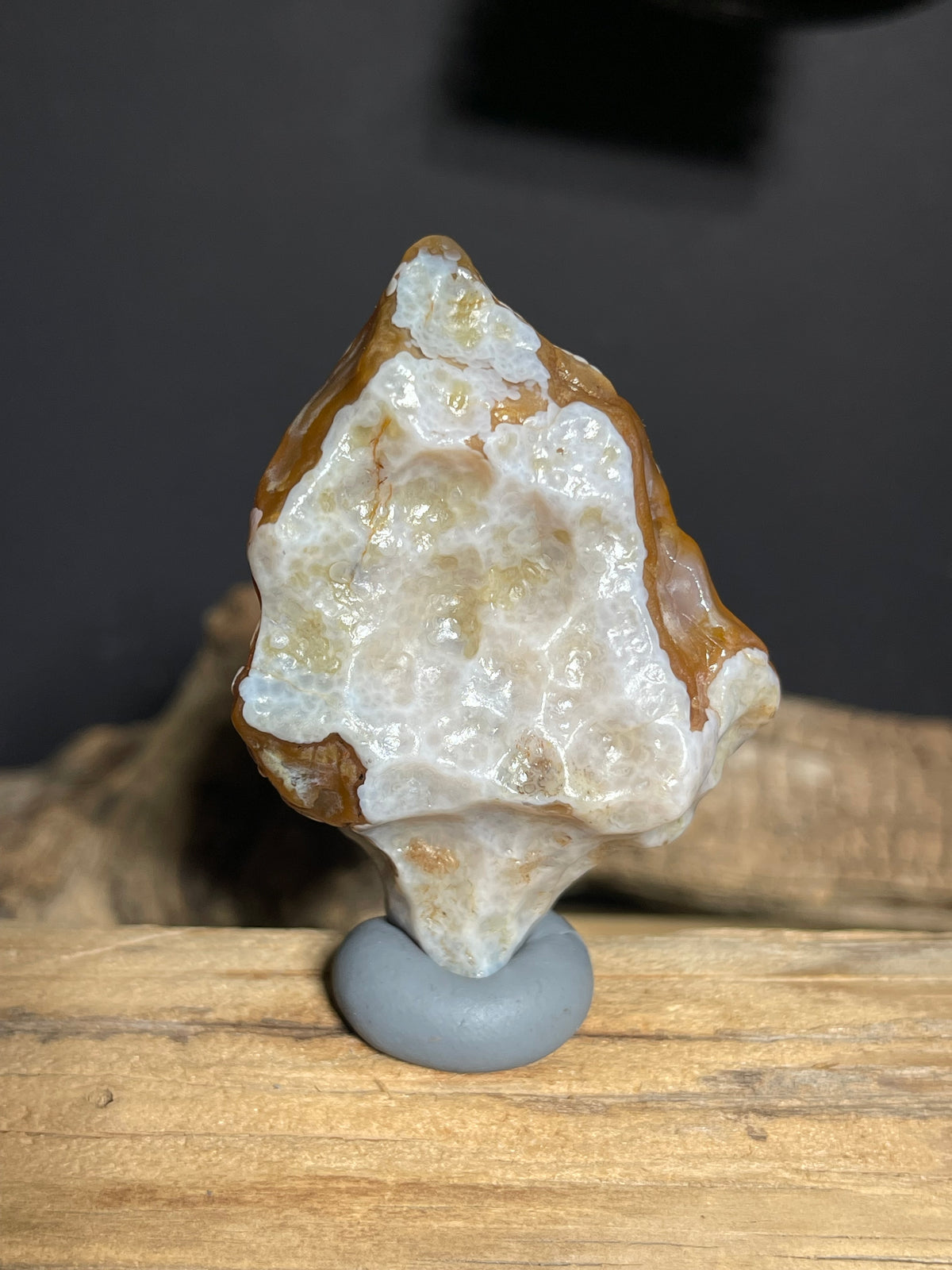 (1056)Natural Alxa Gobi Agate - Honey Brown Agate with White Botryoidal Texture