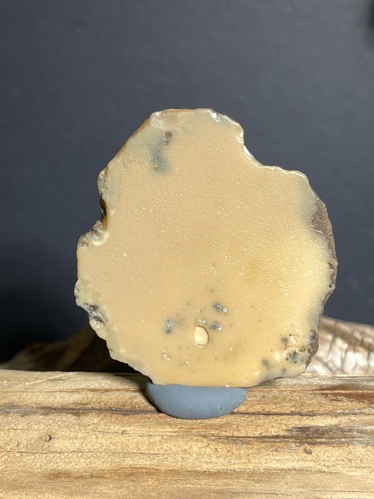 (1008)Natural Hulunbuir Gobi Agate with Cream-White Chalcedony Patterns