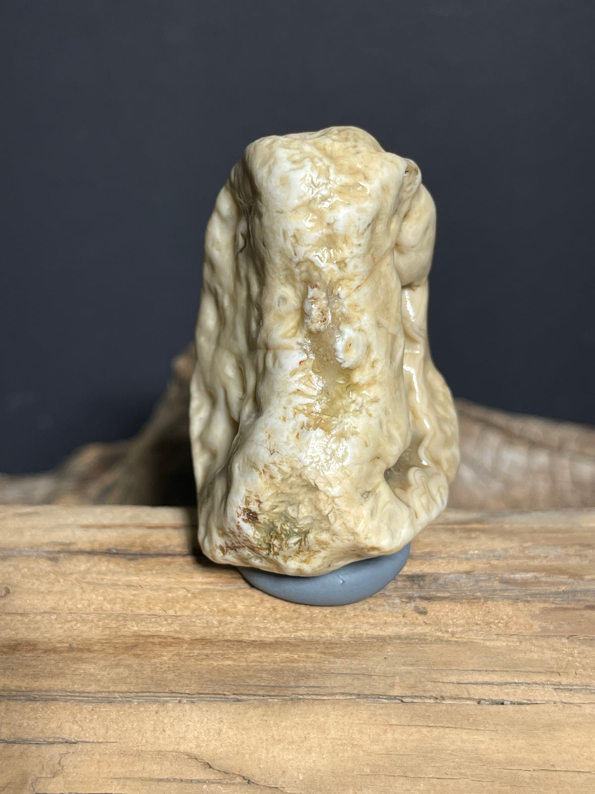 (1040)Natural Alxa Gobi Agate with Crystal Cavity - Inner Mongolia