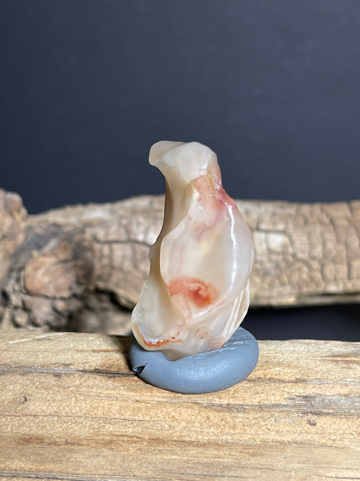 (1077)Natural Alxa Gobi Agate - White Layered Banded with Reddish Conclusions