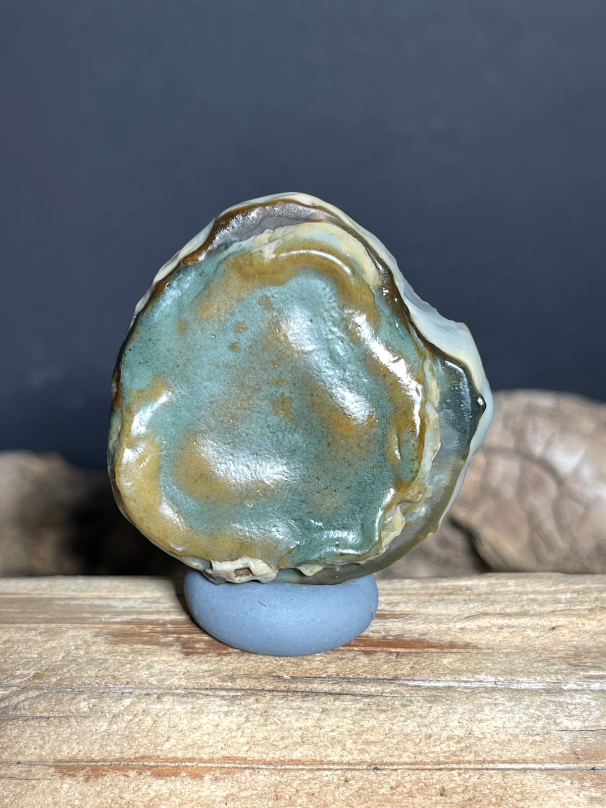 (1027)Natural Hulunbuir Gobi Agate - Green-Gray Layered Desert Stone