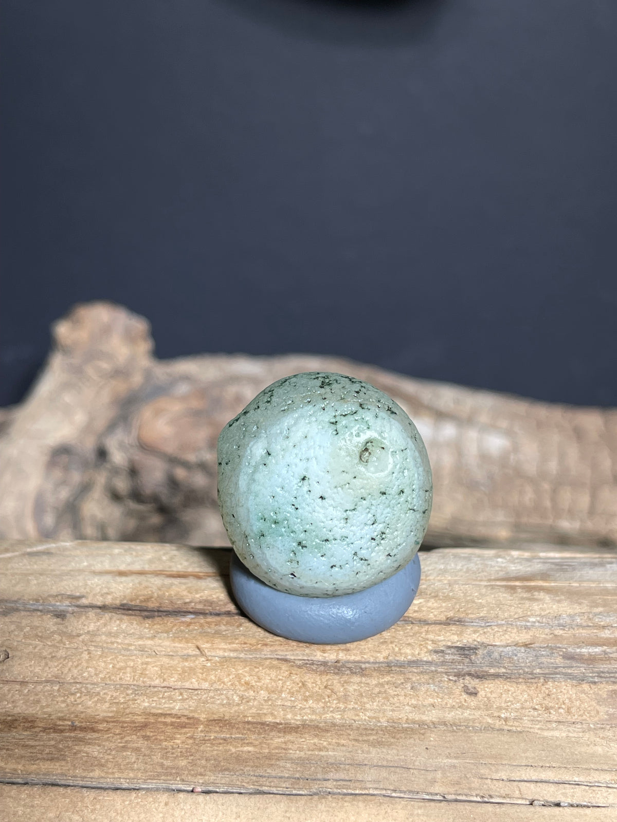 (1061)Natural Alxa Gobi Moss Agate - Pale GreenDesert Agate