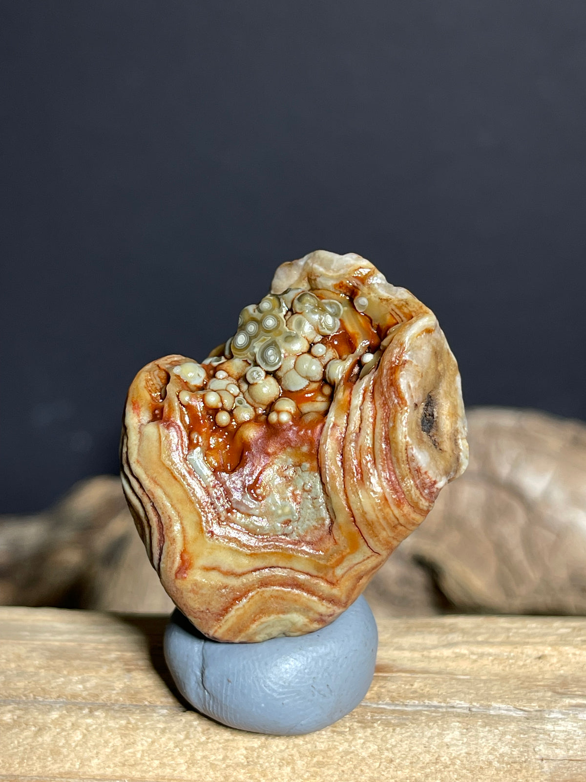 (1124) Natural Alxa Gobi Red Eye Agate- Layered Banding & Botryoidal Eye Cluster