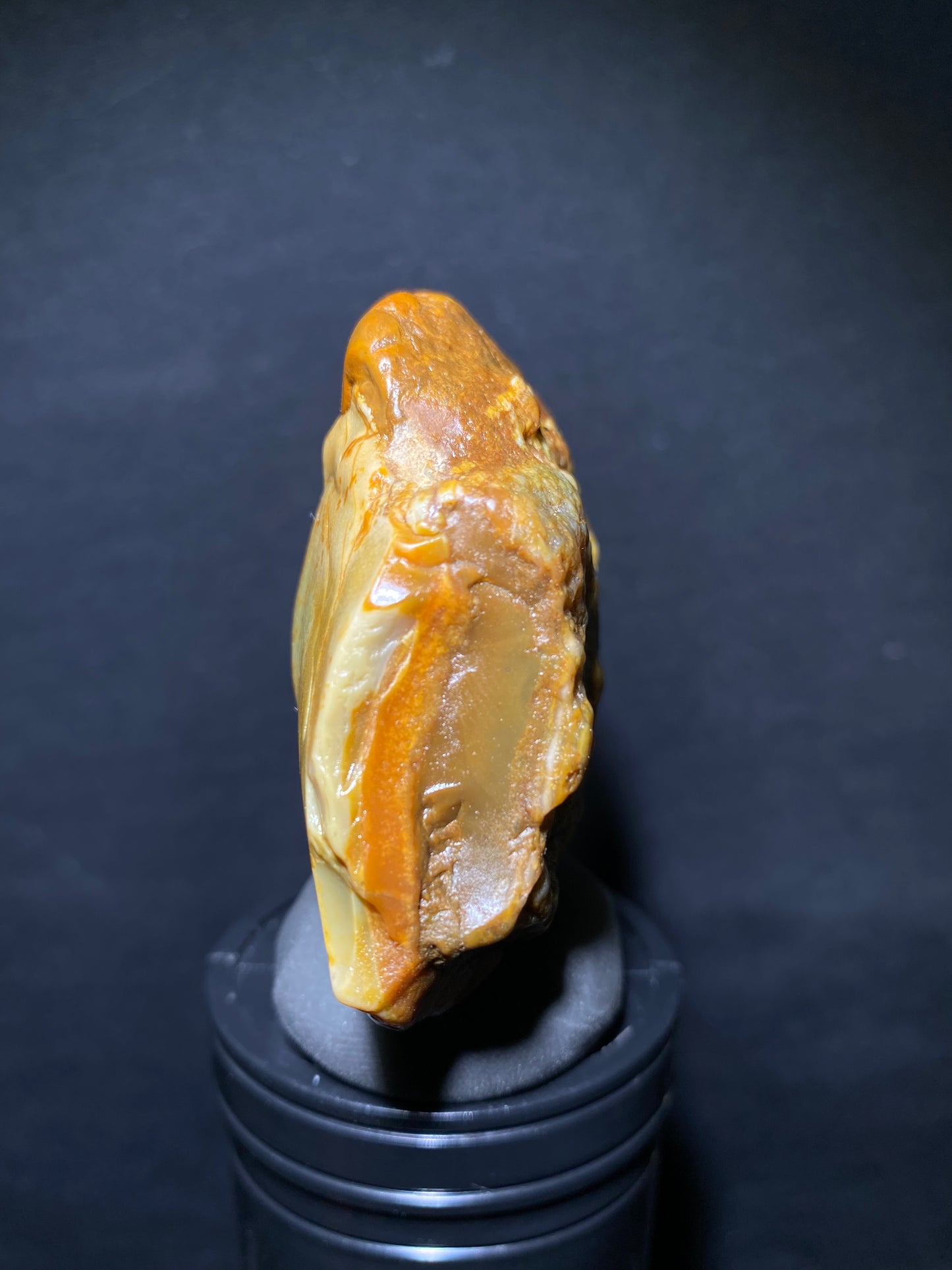 (1001)Alxa Desert Gobi Agate rough nature stone,Natural red Color Raw Stone from Inner Mongolia.