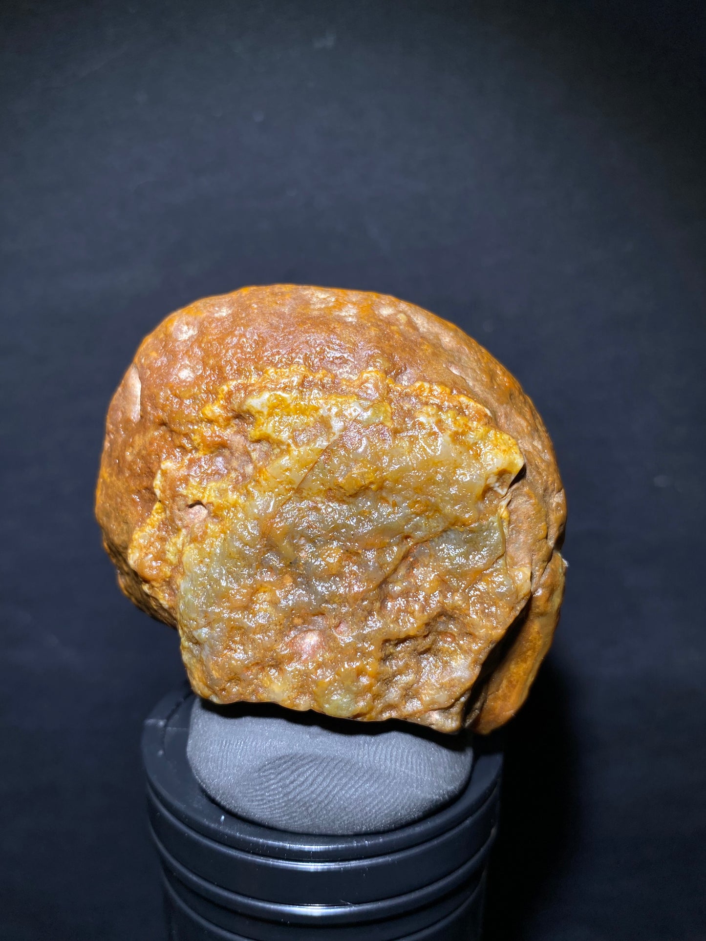 (1001)Alxa Desert Gobi Agate rough nature stone,Natural red Color Raw Stone from Inner Mongolia.