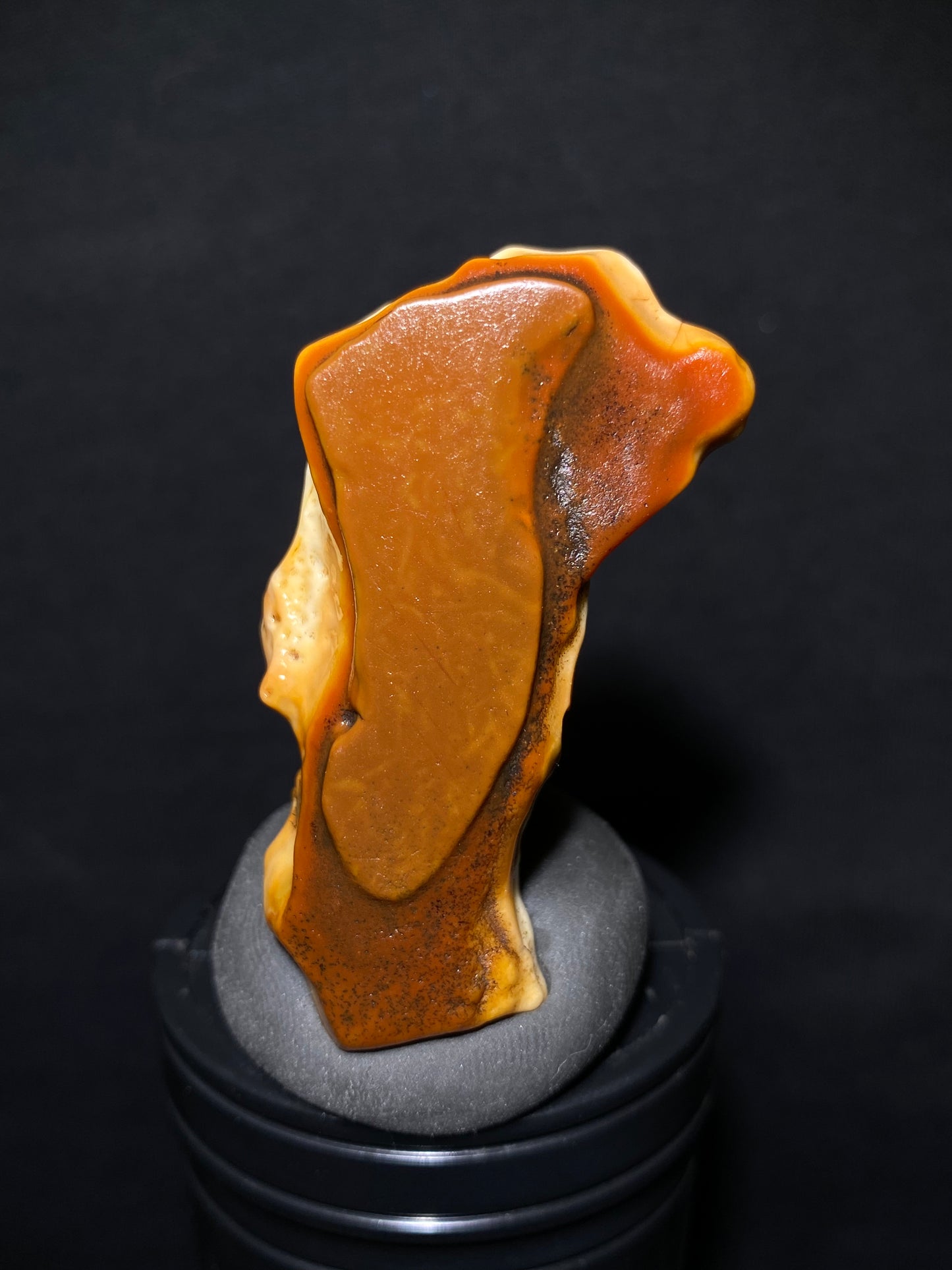 (1003)Alxa Desert Gobi Agate, rough nature Jade-Like Varnish stone, Natural red Color Raw Stone from Inner Mongolia.