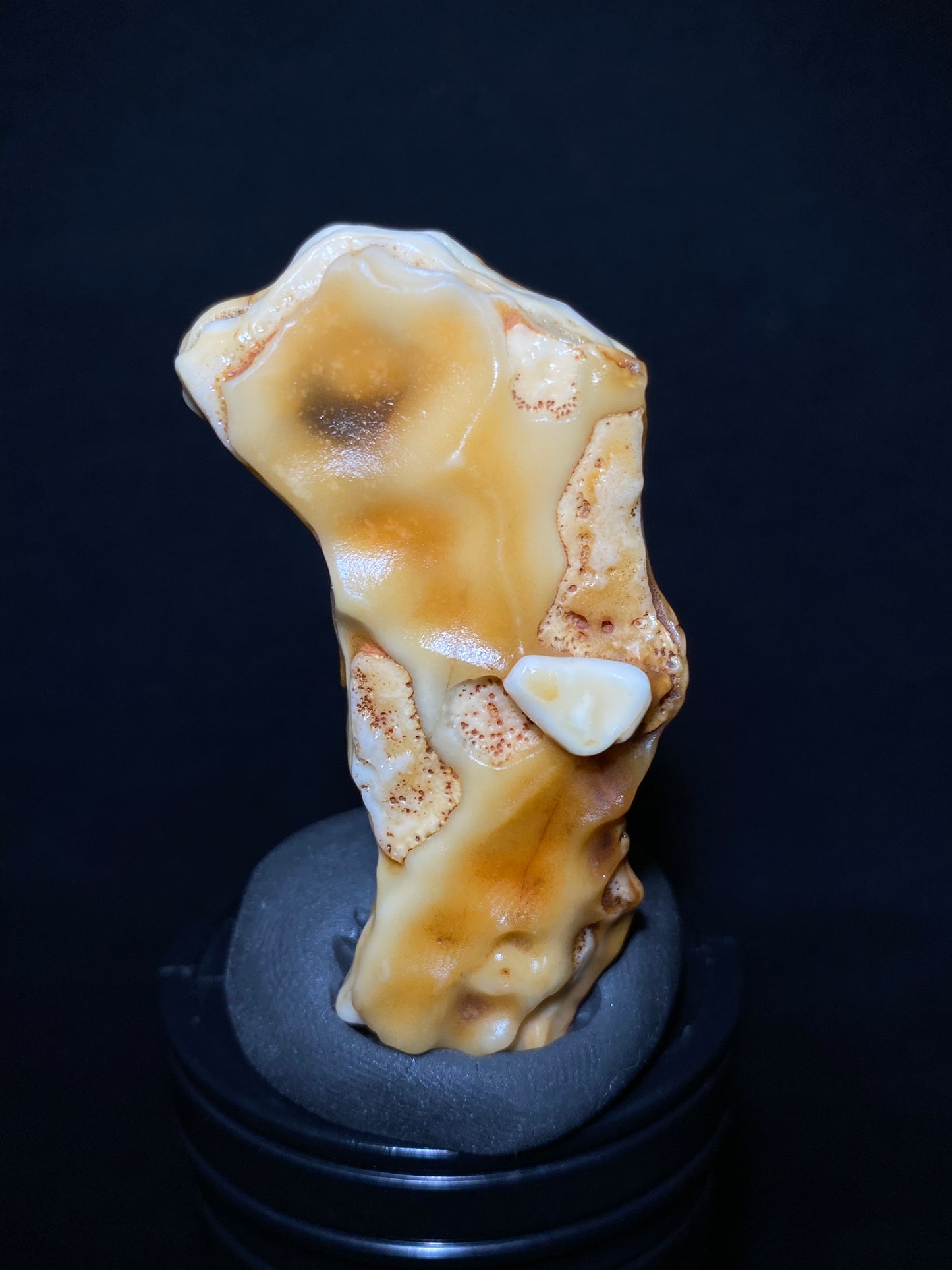 (1003)Alxa Desert Gobi Agate, rough nature Jade-Like Varnish stone, Natural red Color Raw Stone from Inner Mongolia.