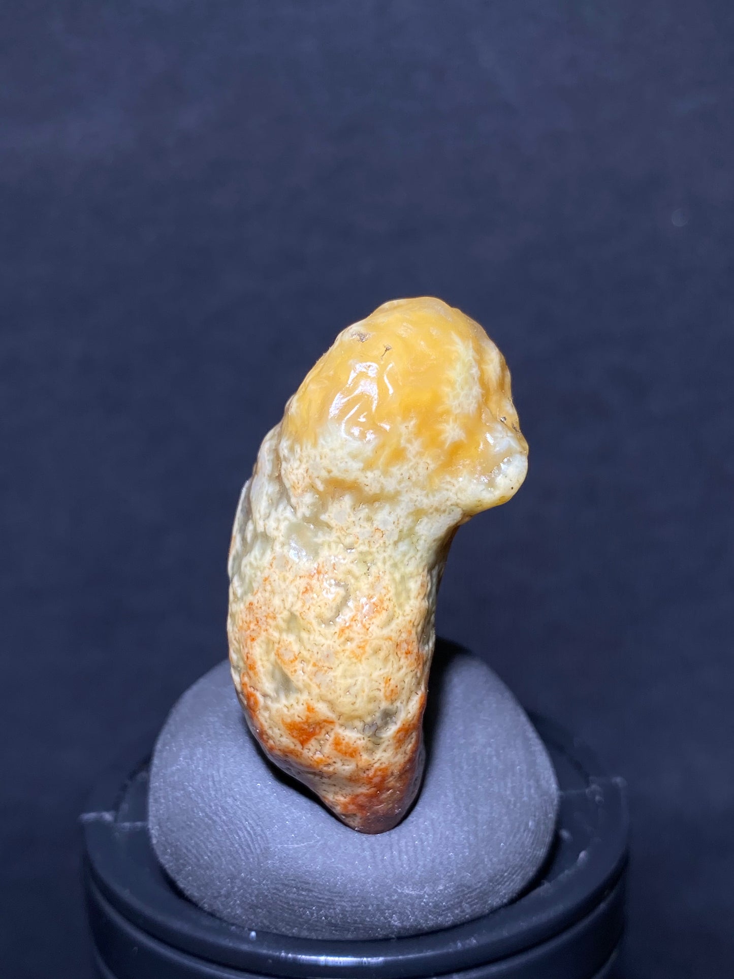 (1005)Alxa Desert Gobi vein Agate with Intricate Floral Patterns, rough nature stone,Natural Color Raw Stone from Inner Mongolia.