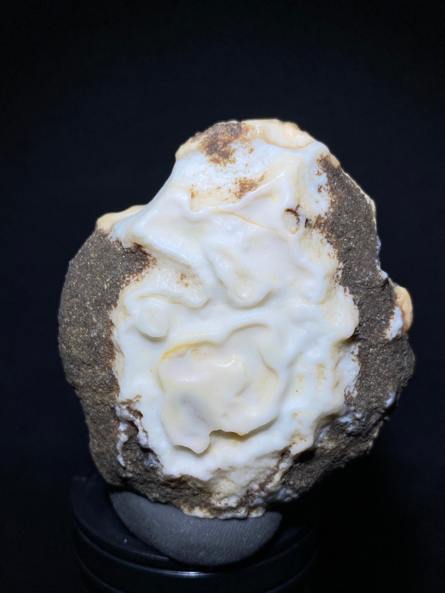 (1008)Alxa Desert Gobi Agate rough nature stone,Natural red Color Raw Stone from Inner Mongolia.