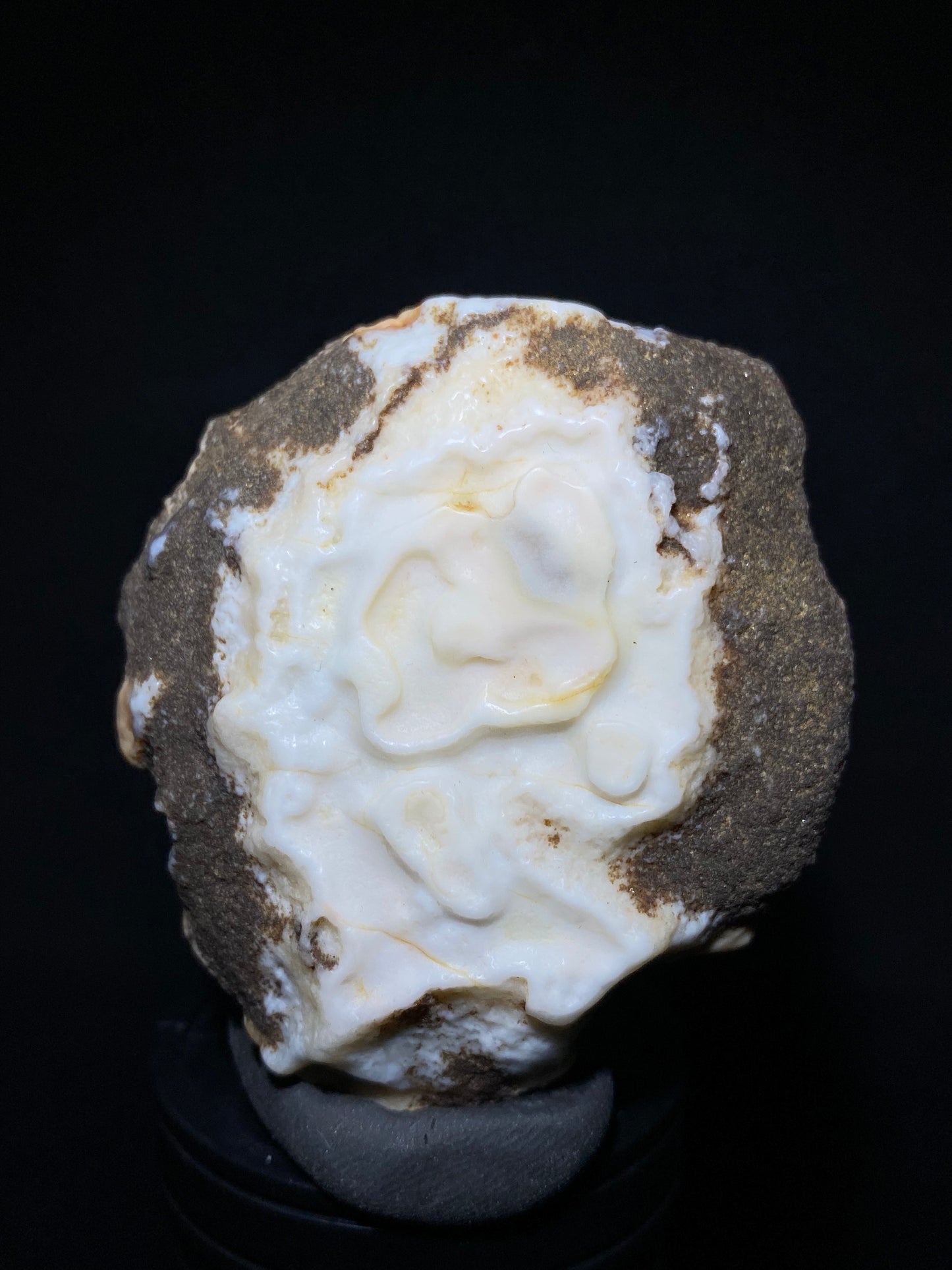 (1008)Alxa Desert Gobi Agate rough nature stone,Natural red Color Raw Stone from Inner Mongolia.