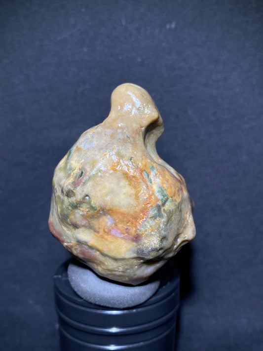 (1009)Alxa Desert Gobi Agate rough nature stone,human-like stone,Natural red Color Raw Stone from Inner Mongolia.