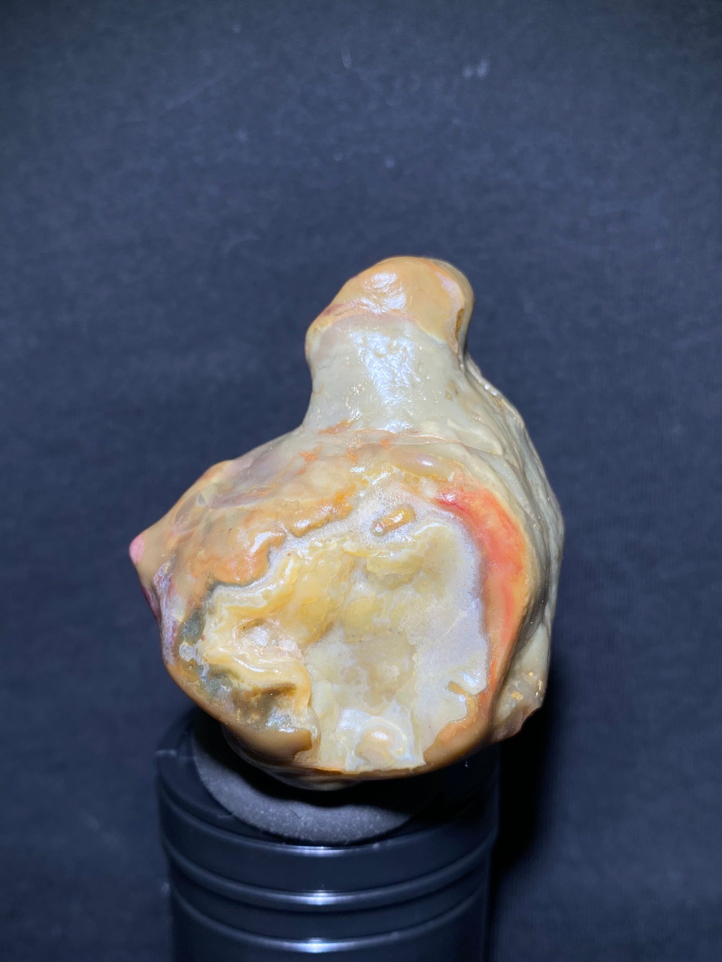 (1009)Alxa Desert Gobi Agate rough nature stone,human-like stone,Natural red Color Raw Stone from Inner Mongolia.