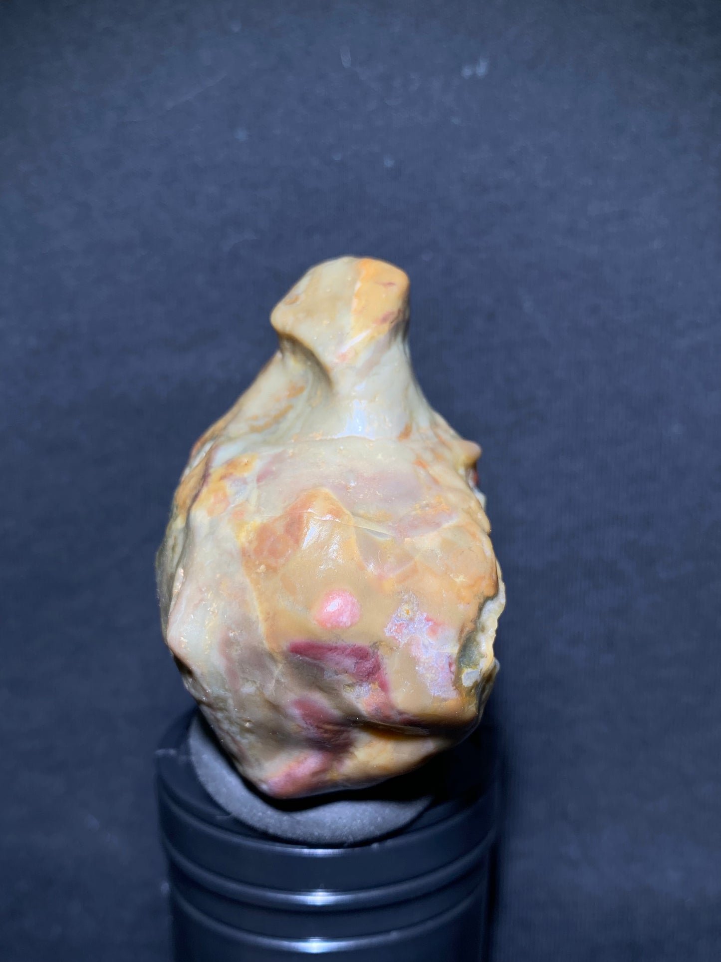 (1009)Alxa Desert Gobi Agate rough nature stone,human-like stone,Natural red Color Raw Stone from Inner Mongolia.