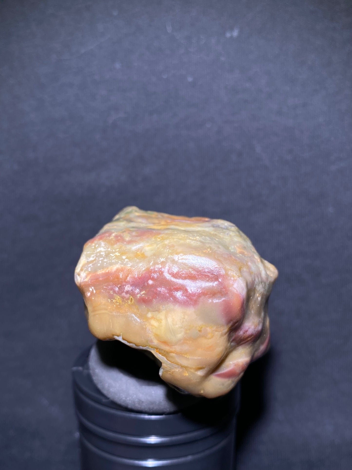 (1009)Alxa Desert Gobi Agate rough nature stone,human-like stone,Natural red Color Raw Stone from Inner Mongolia.