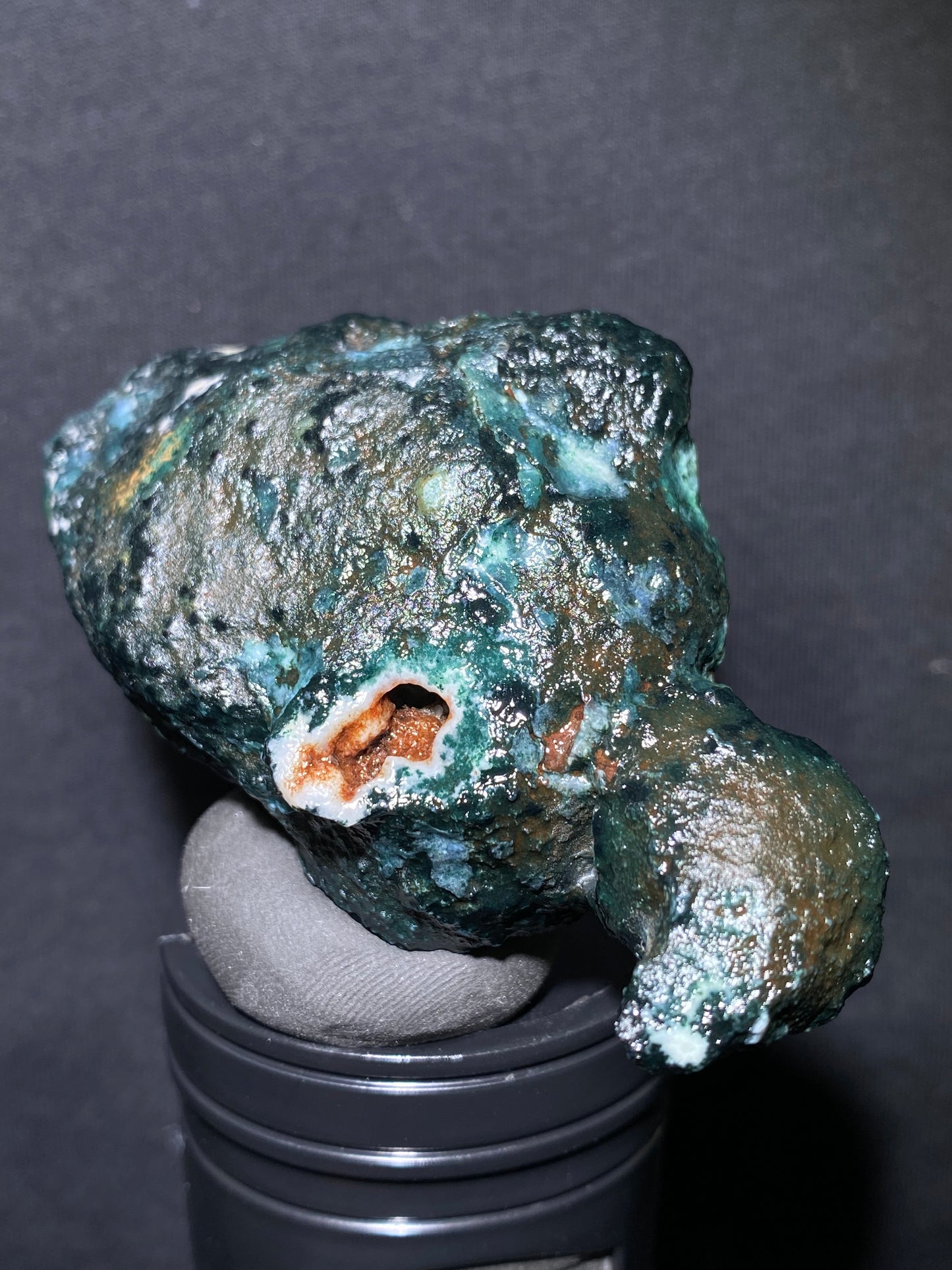 (1010)Alxa Desert Gobi moss Agate rough nature stone,Natural Color Raw Stone from Inner Mongolia.