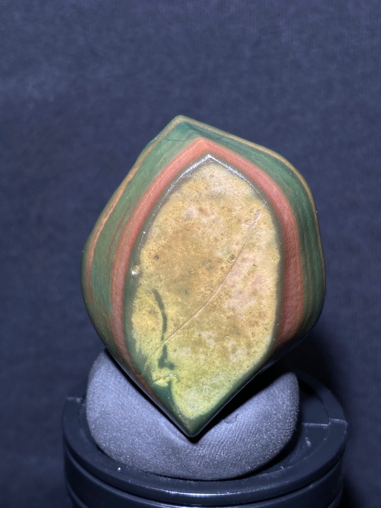 (1013)Alxa Desert Gobi Agate, rough nature stone pendent,Natural Color Raw Stone from Inner Mongolia.