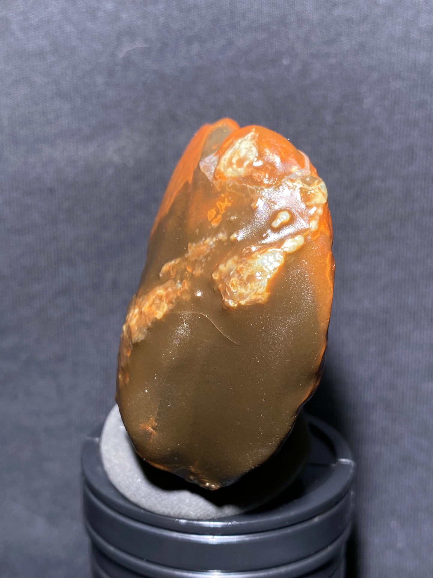 (1014)Alxa Desert Gobi Agate rough nature stone,Natural red Color Raw Stone from Inner Mongolia.