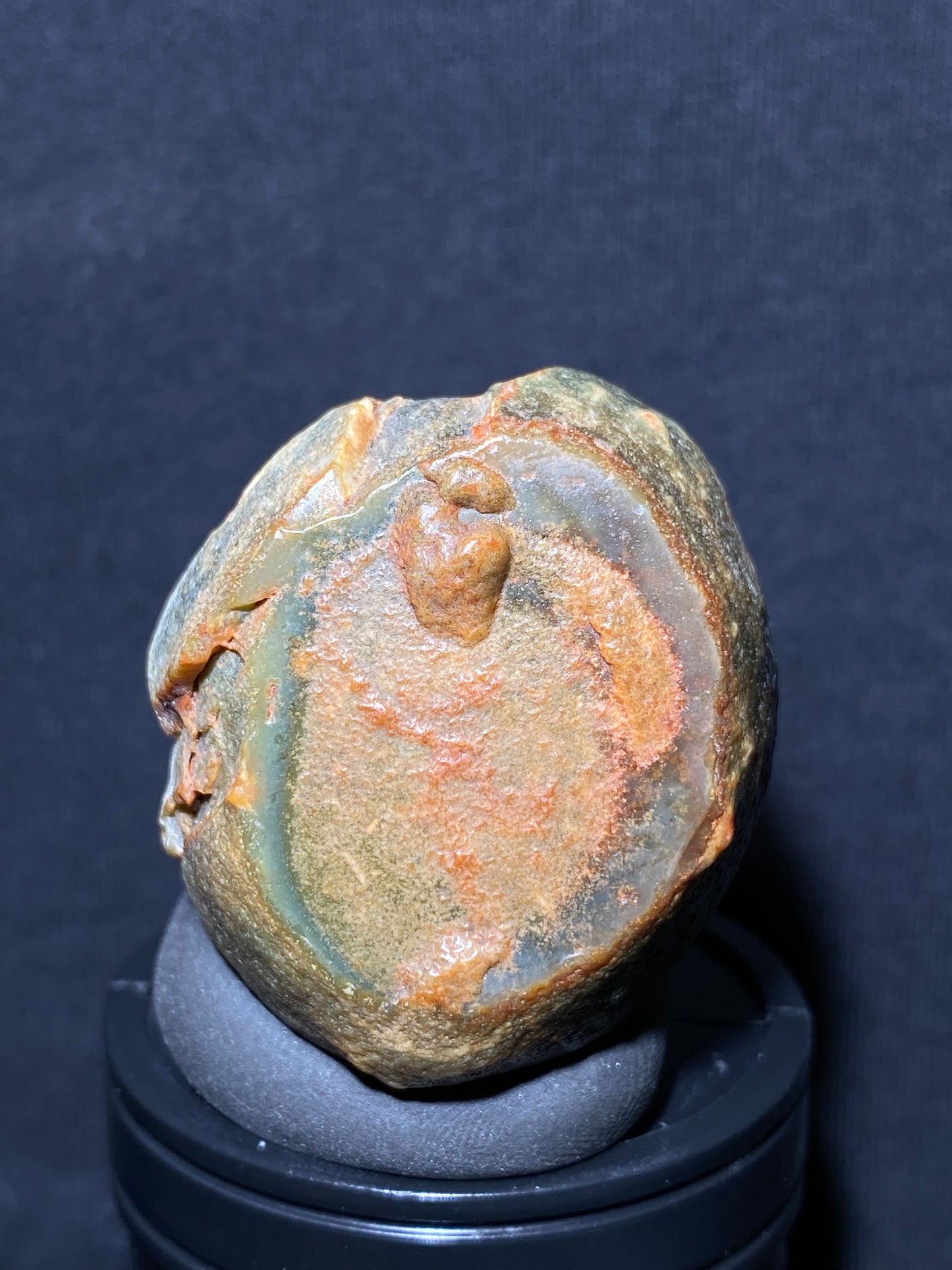 (1015)Alxa Desert Gobi Agate rough nature stone,Natural red Color Raw Stone from Inner Mongolia.