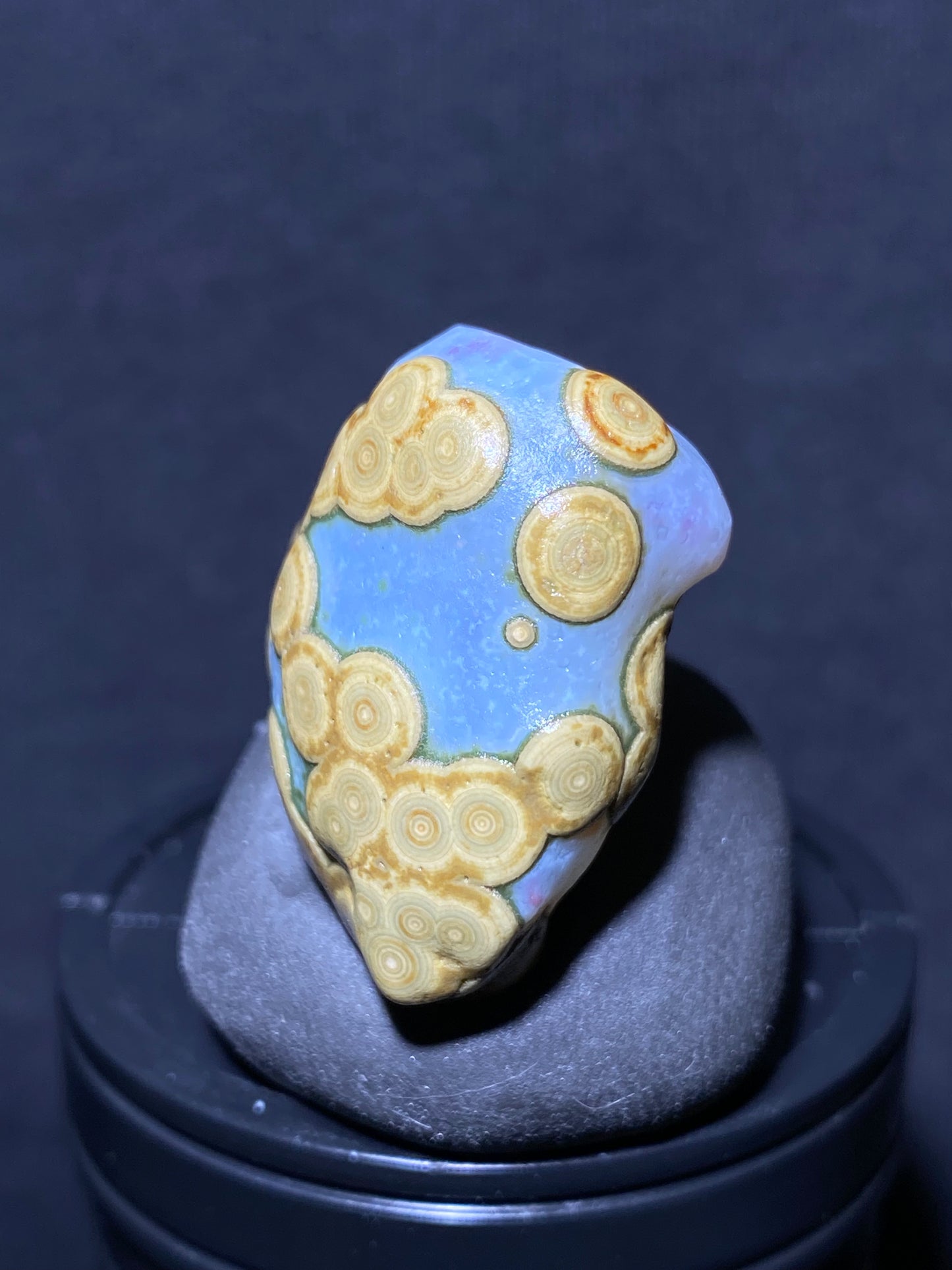 (1018)Alxa Desert Gobi eye Agate rough nature stone,Natural Color Raw Stone from Inner Mongolia.