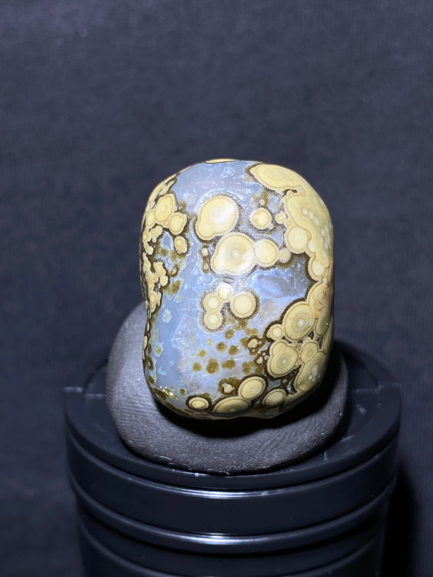 (1019)Alxa Desert Gobi eye Agate, rough nature stone,Natural Color Raw Stone from Inner Mongolia.